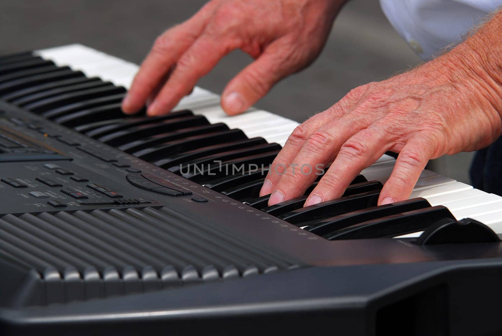 Synthesizer