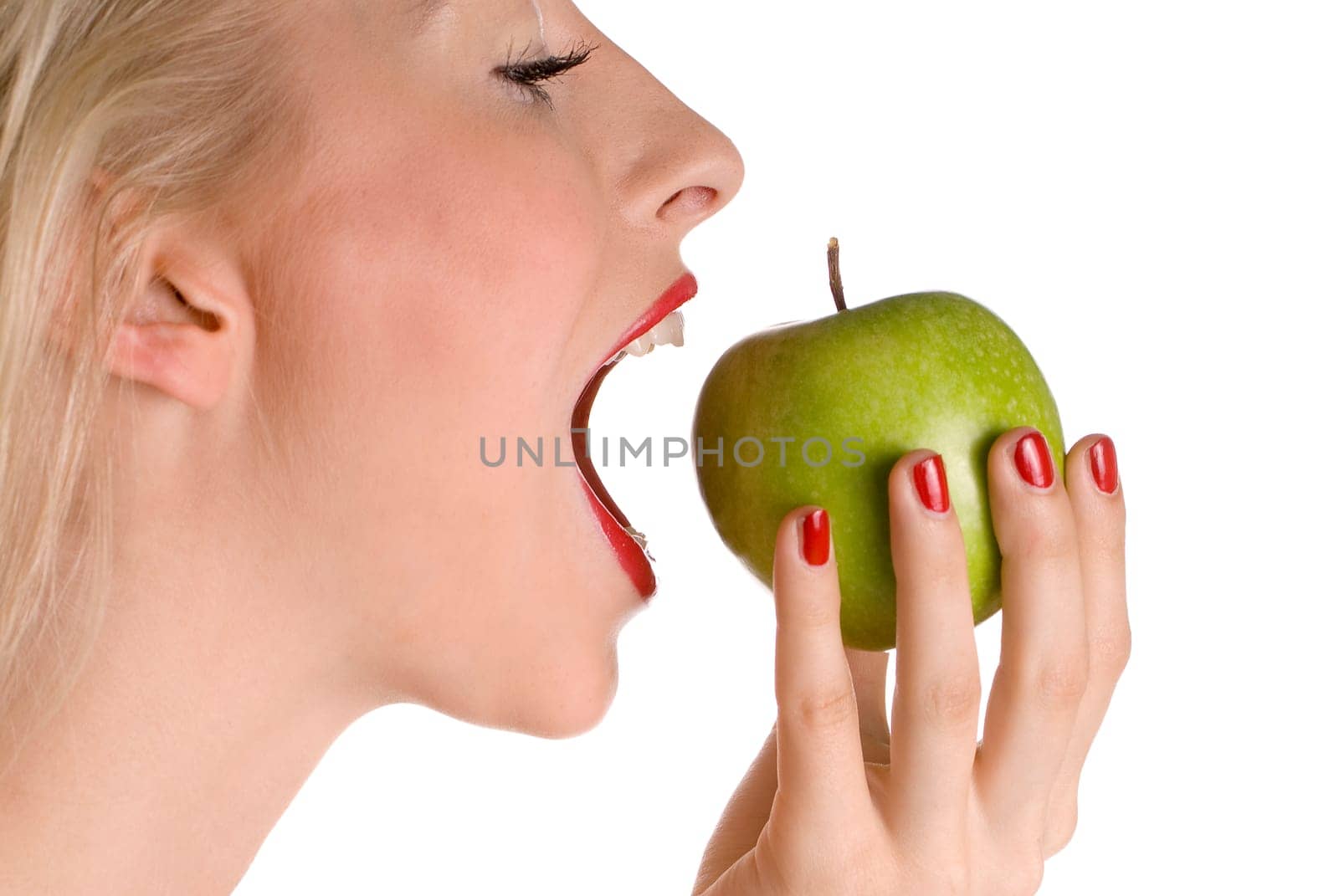 woman eating apple