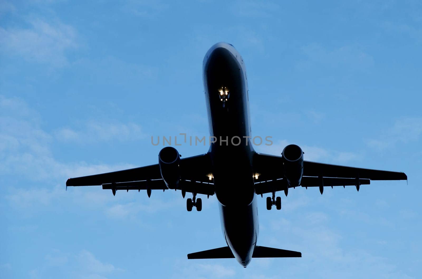 PLANE,Landing Approach