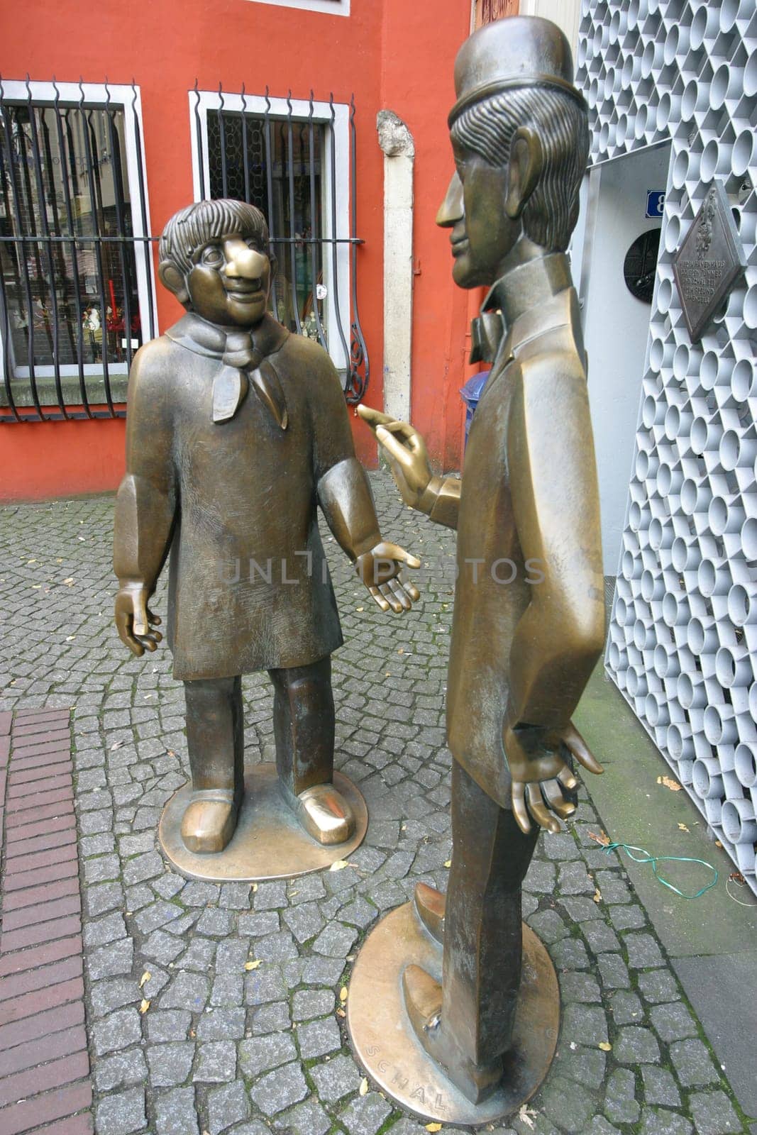 Tünnes and Schäl