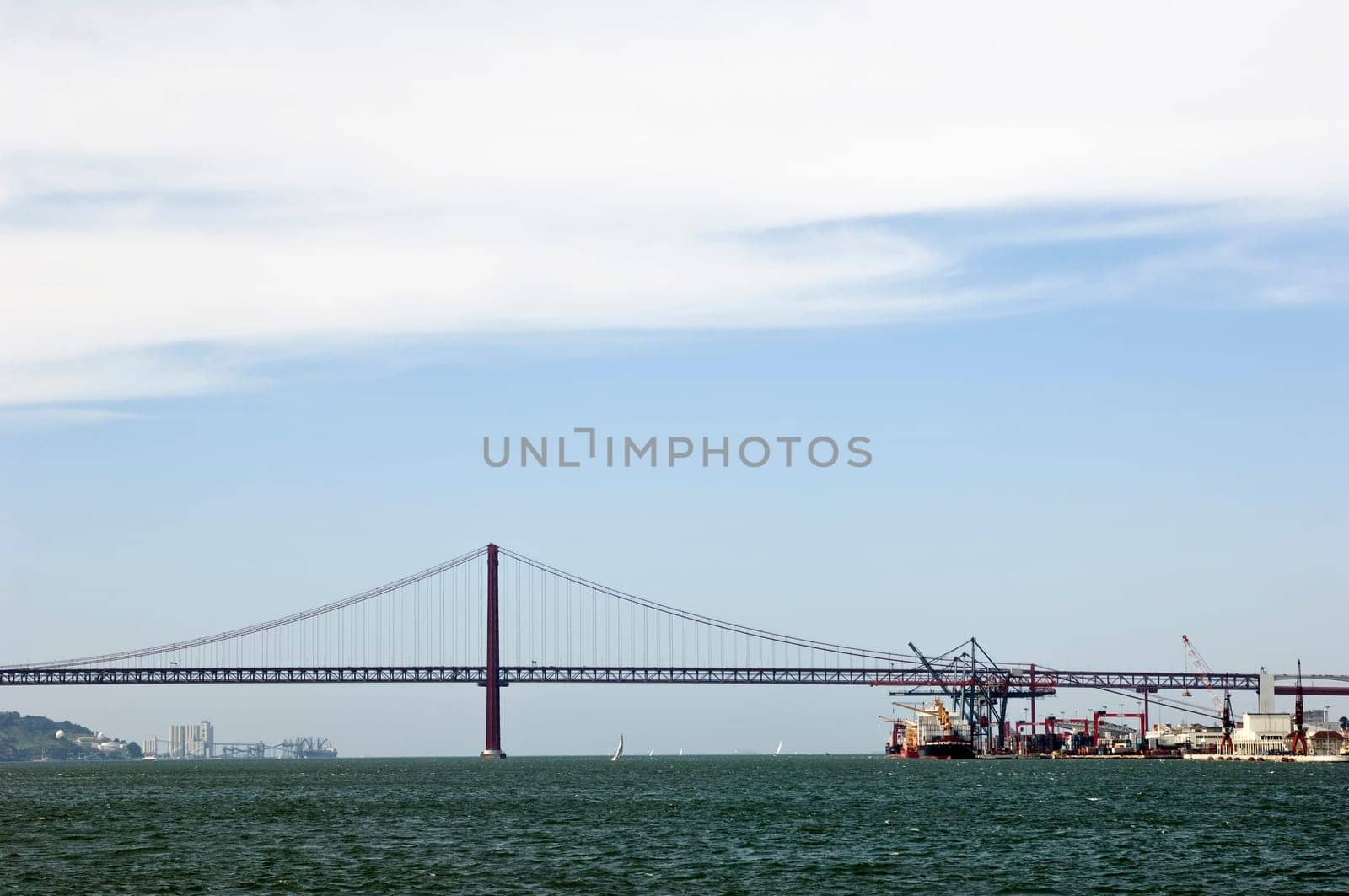 25 of April Bridge