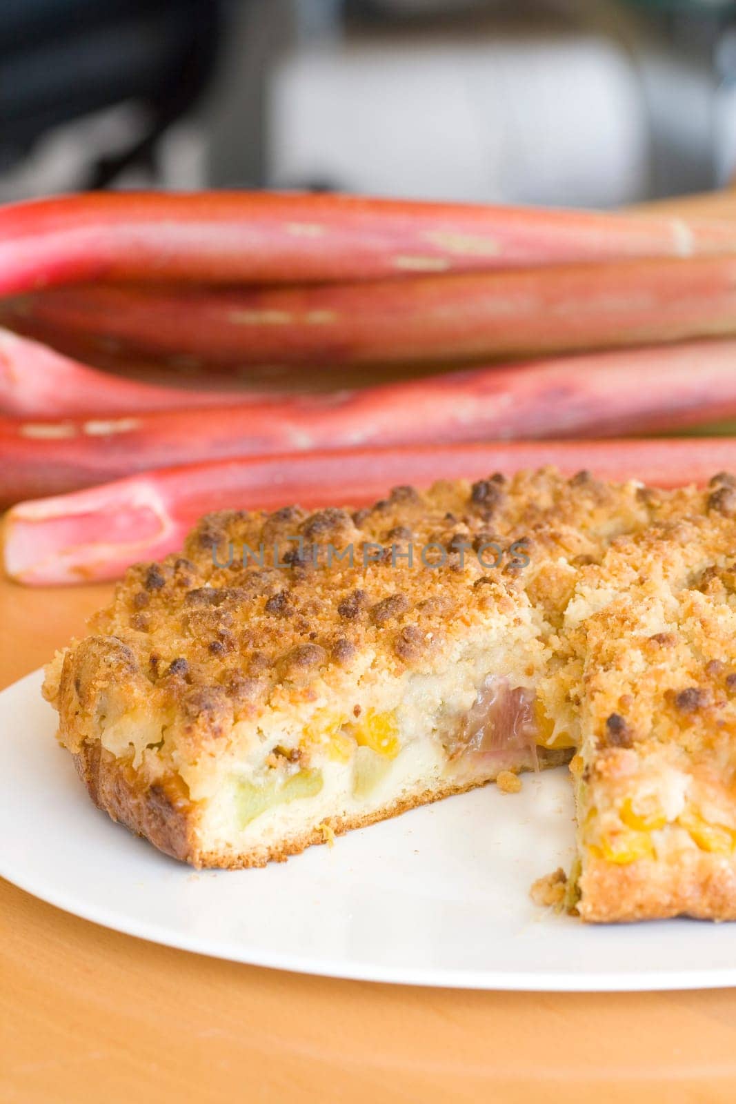 Rabarb crumble cake