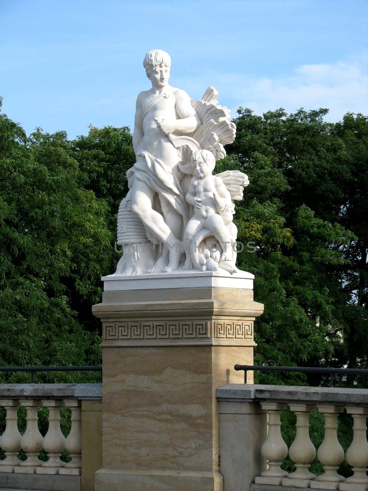 Figurine Customs Bridge Magdeburg
