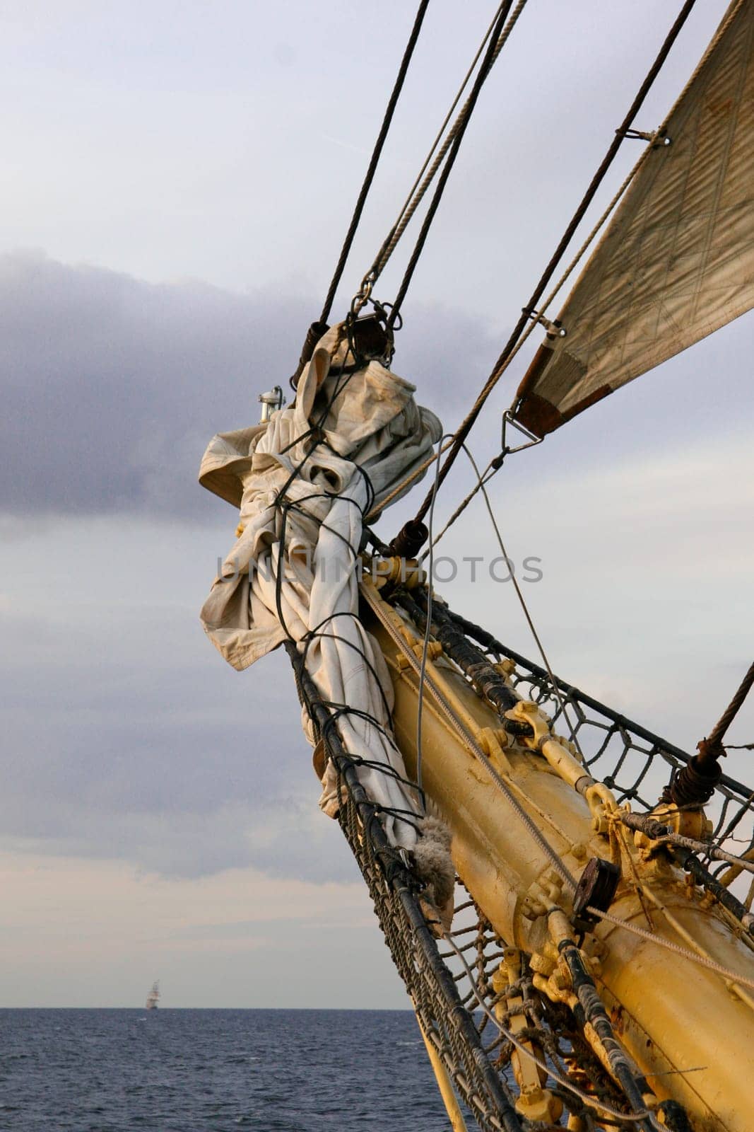 Sailing ship