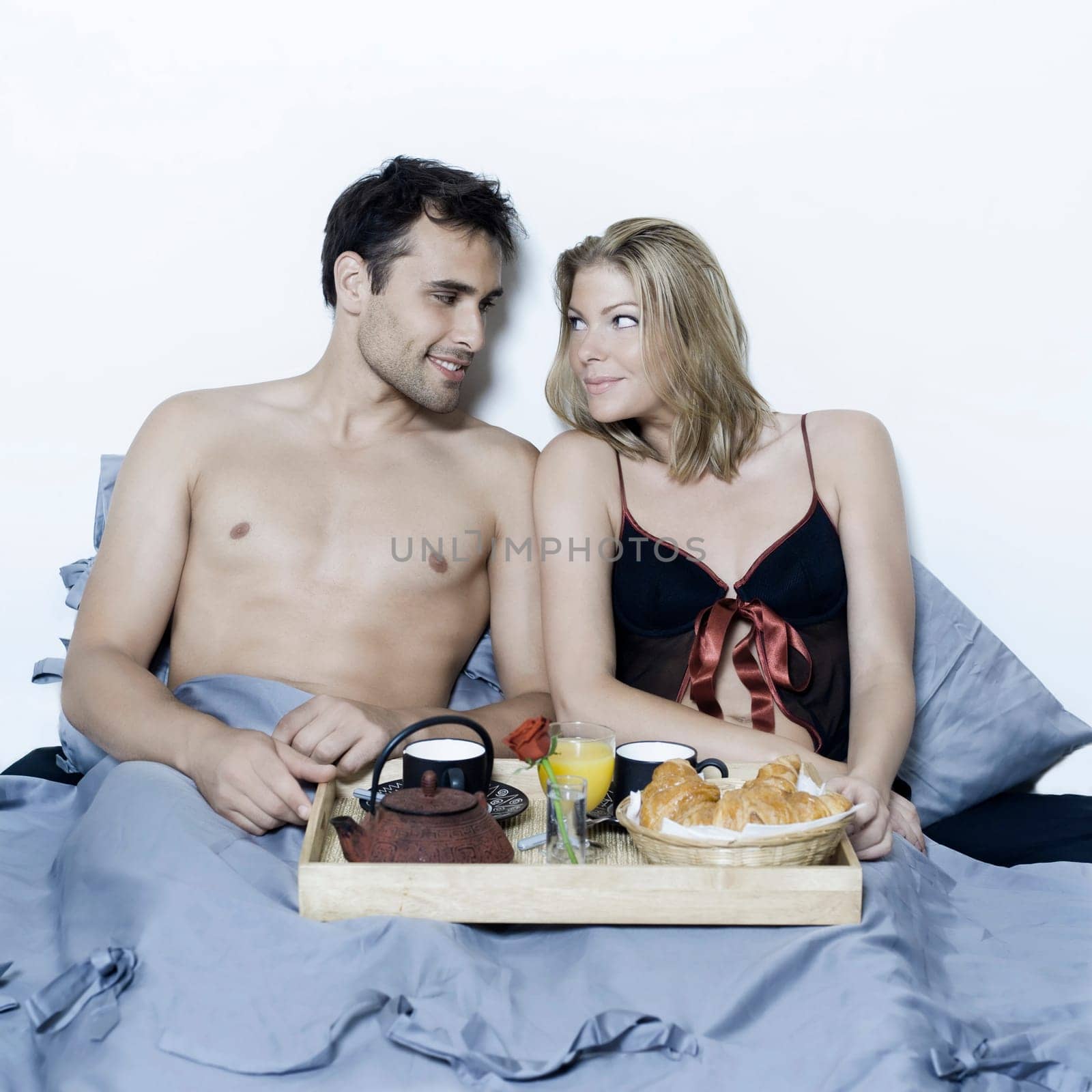romantic breakfast in bed