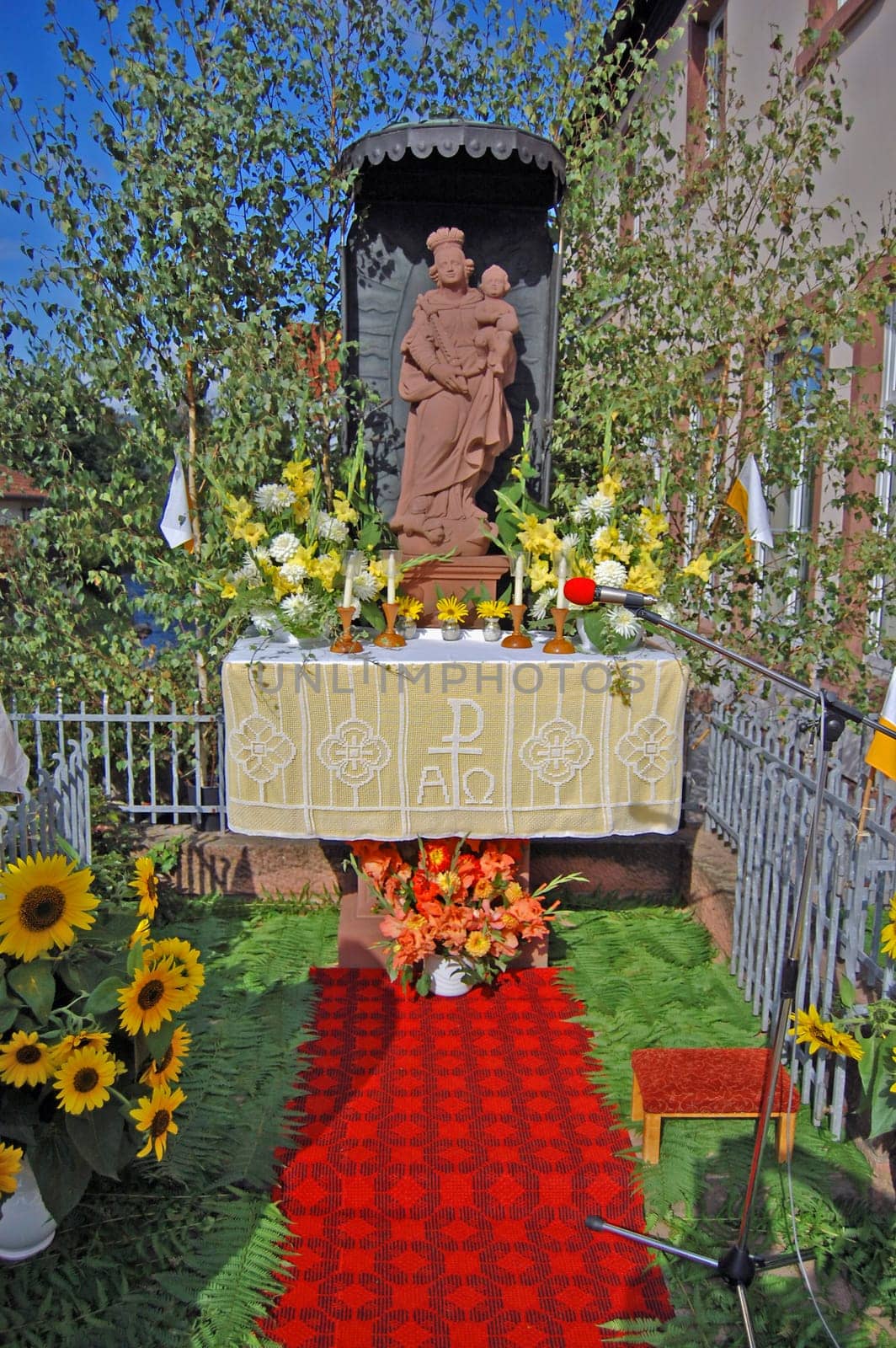 On the 8th of September,the birth of Mary is celebrated in Schneeberg,Lower Franconia.