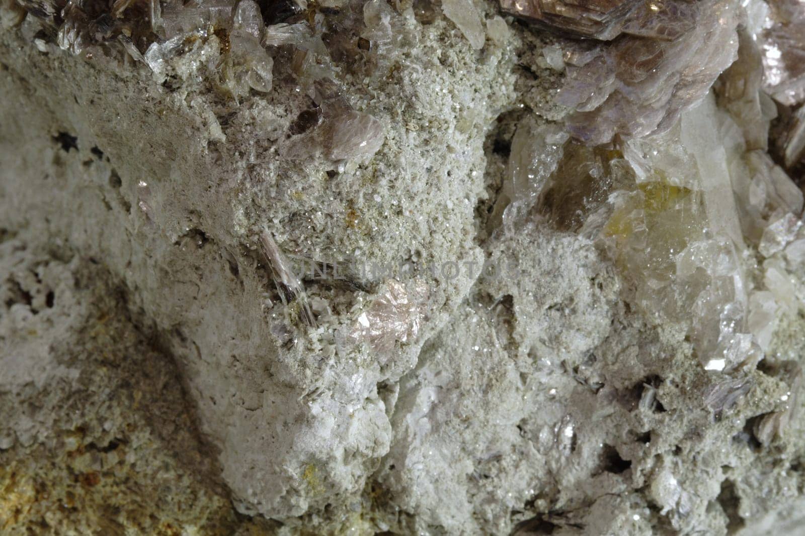 mica-lipidolit crystals
