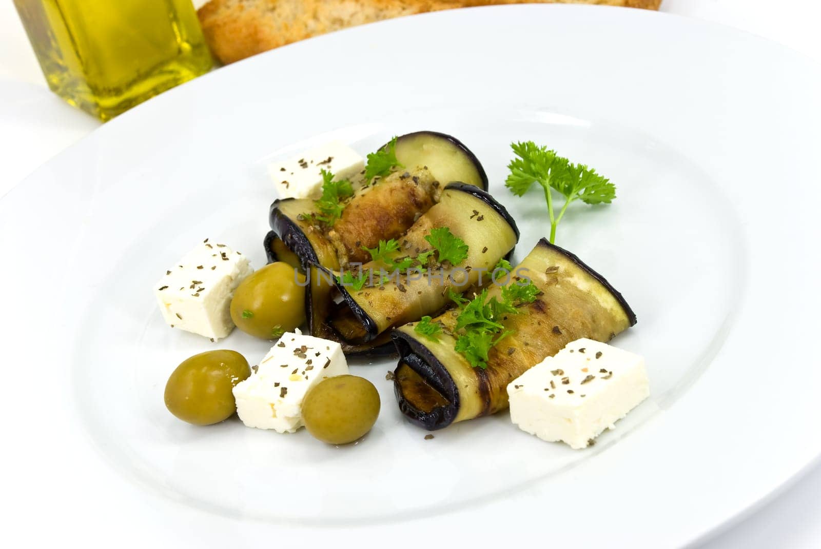 Stuffed aubergine rolls with chestnuts