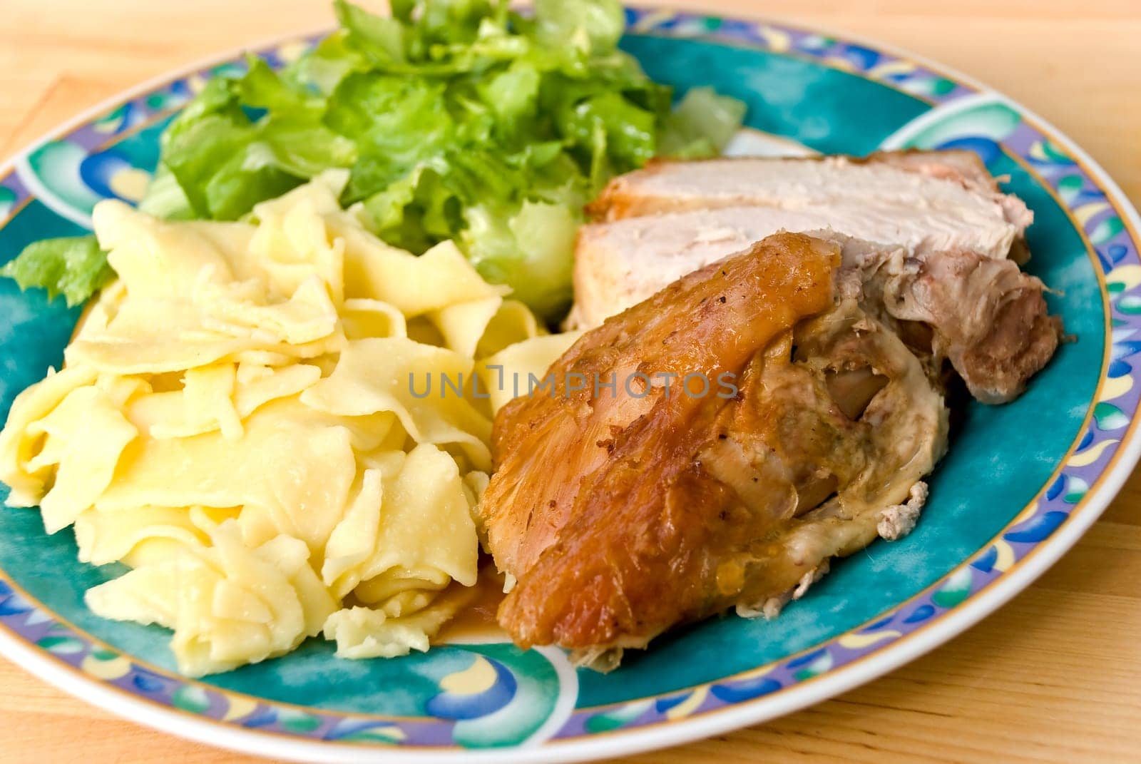 Roast turkey with tagliatelle and salad