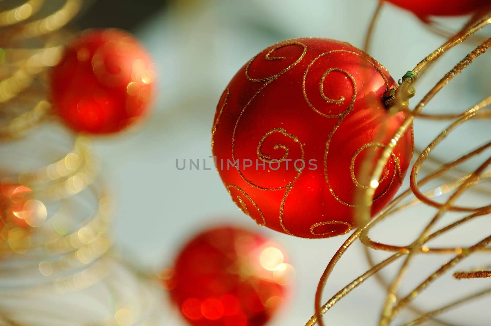 Red christmas bulbs