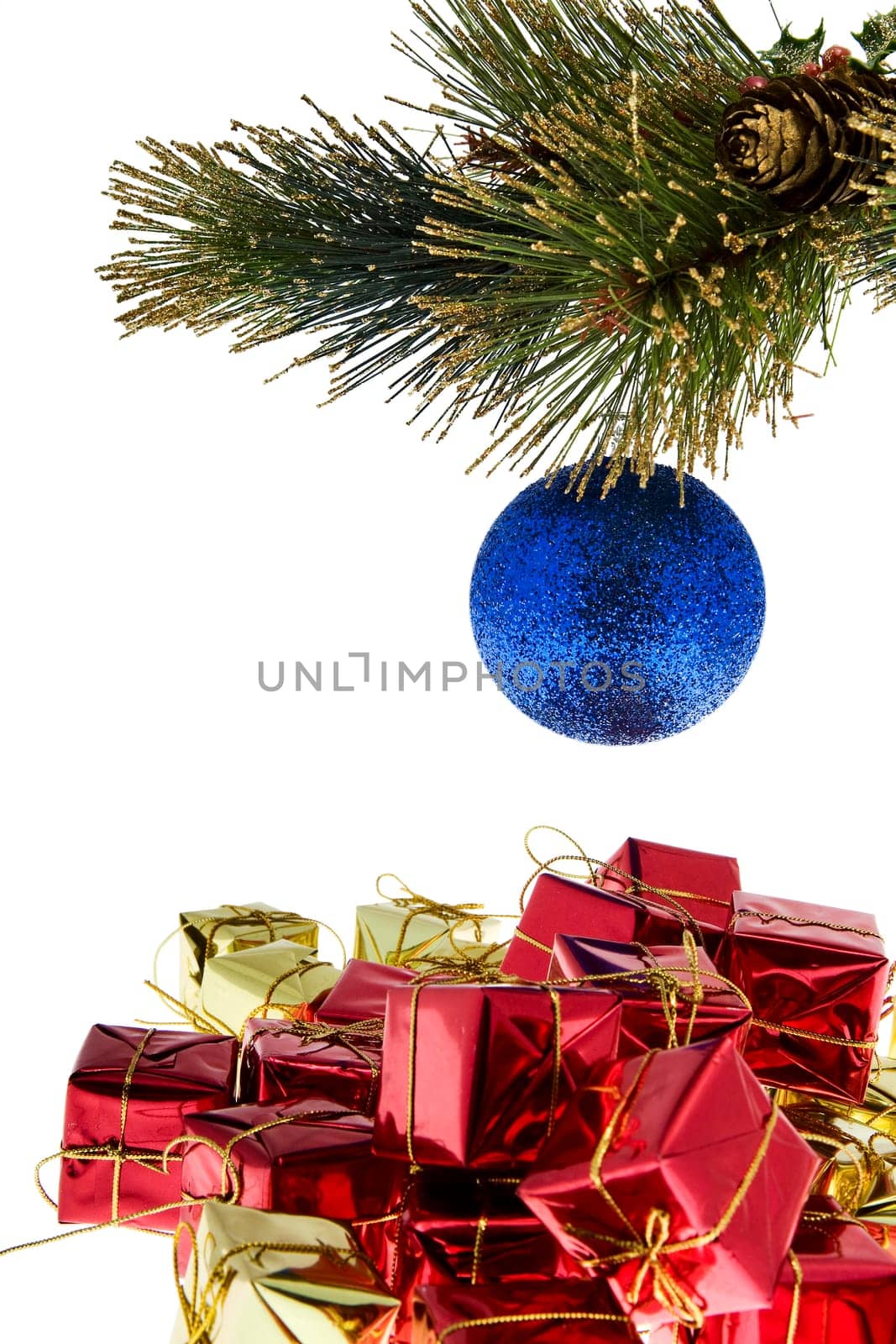 Christmas ball with gift spacker