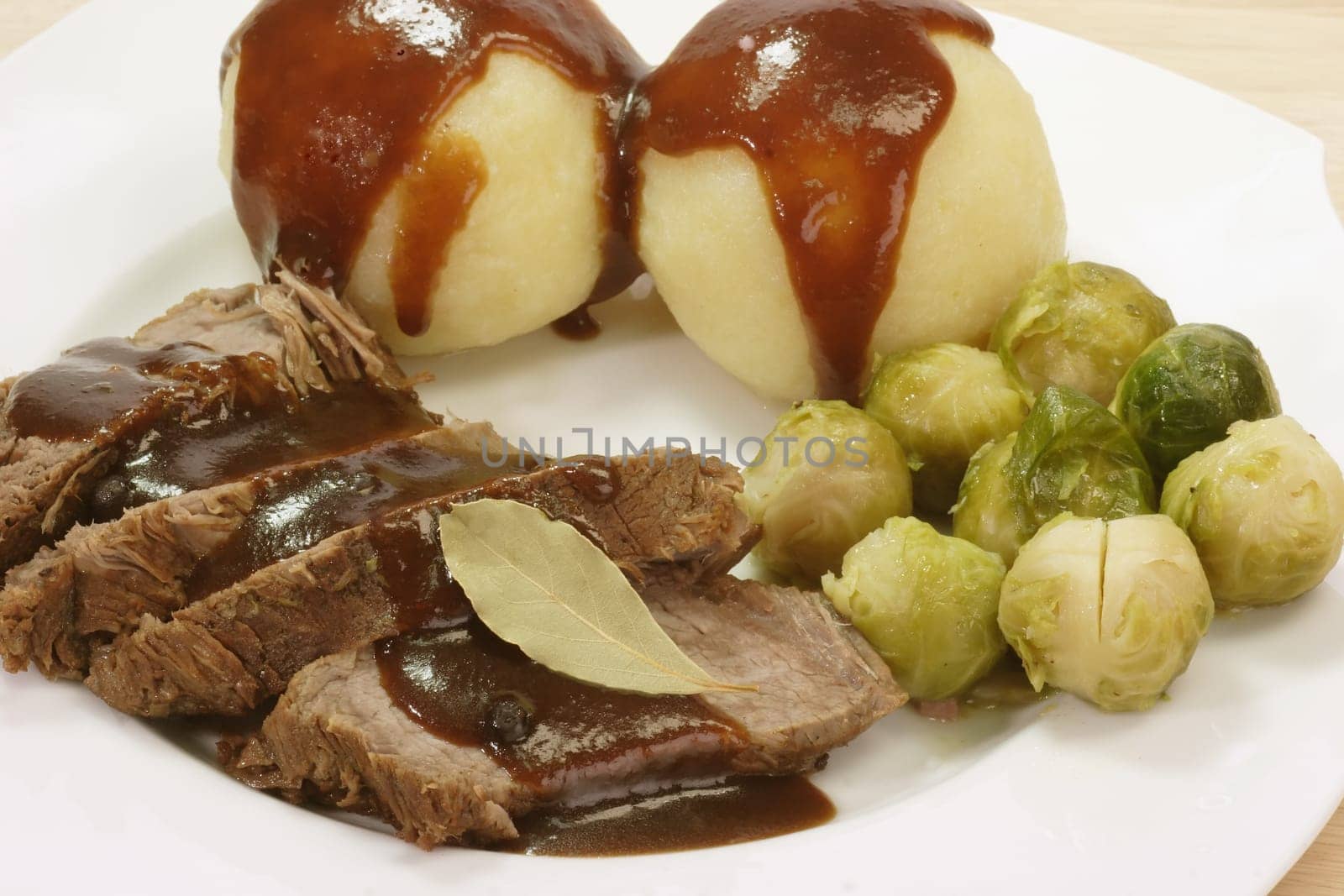 Roast beef with dumplings