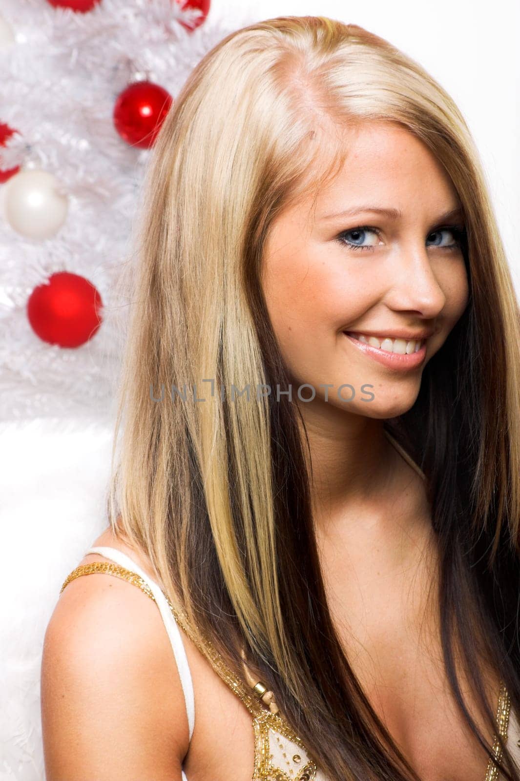 laughing angel with christmas tree