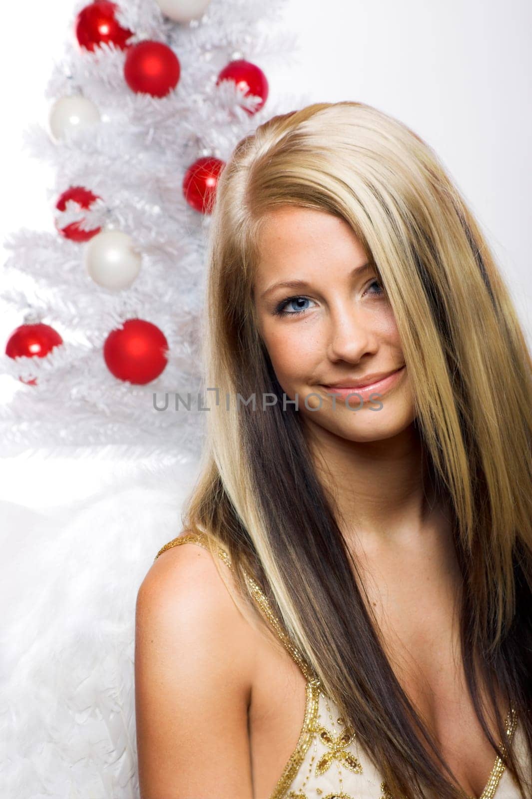 laughing angel with christmas tree