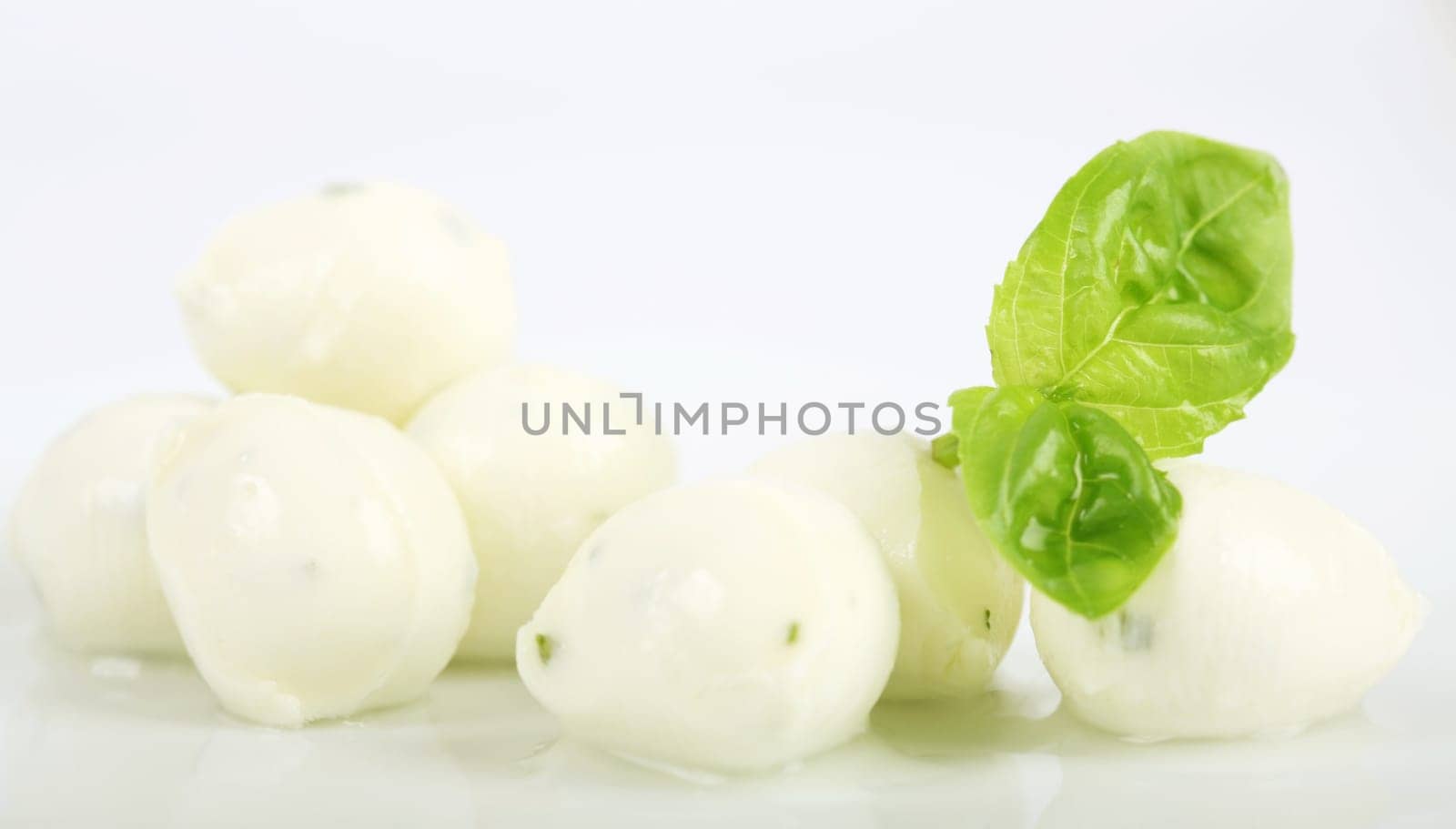 Mozzarella with basil