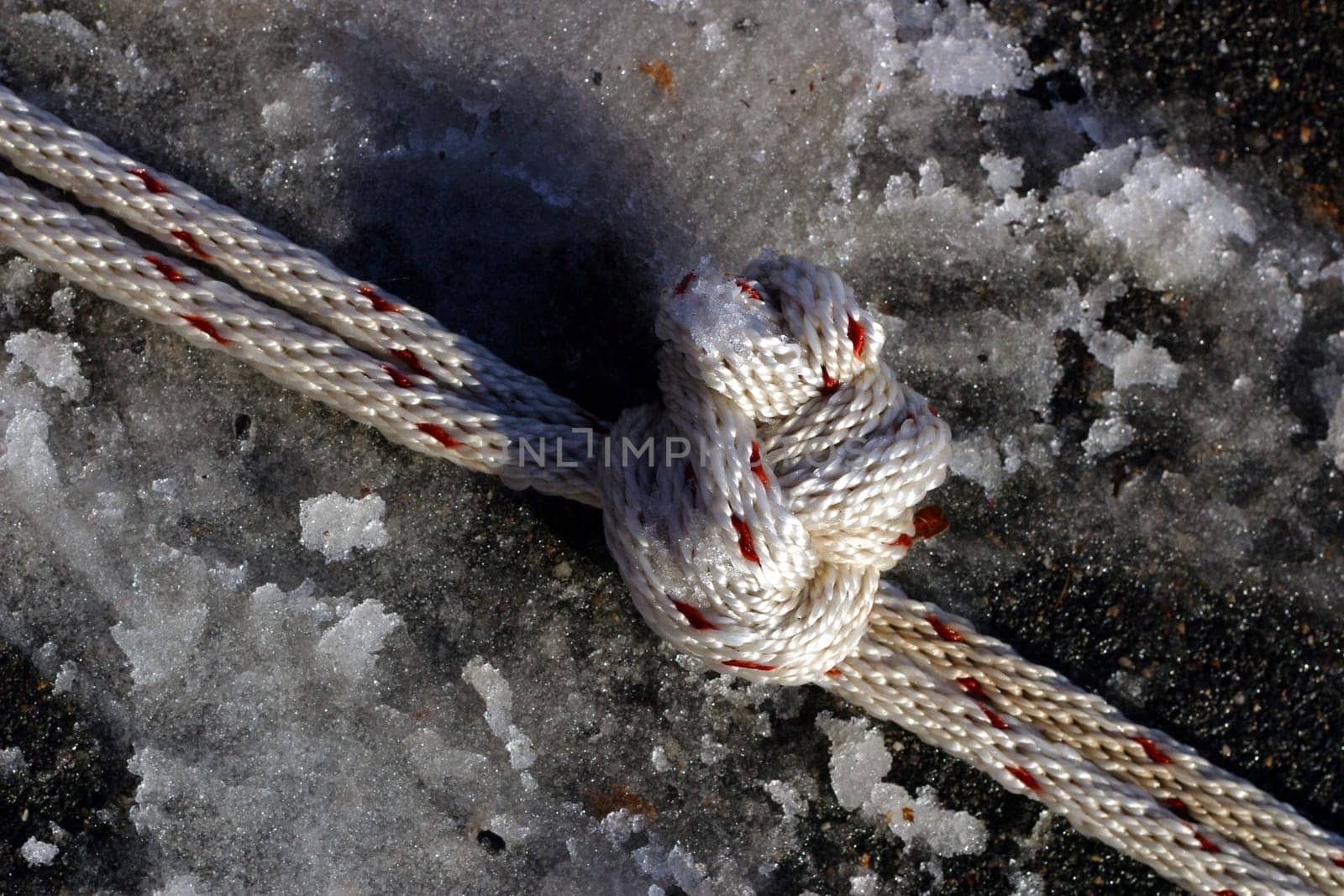 Ropes with knots