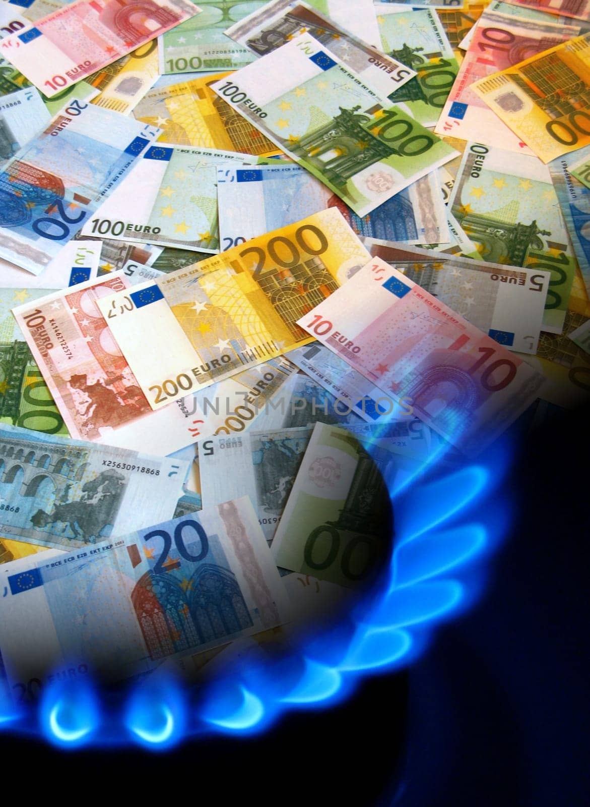 EURO notes and gas stove