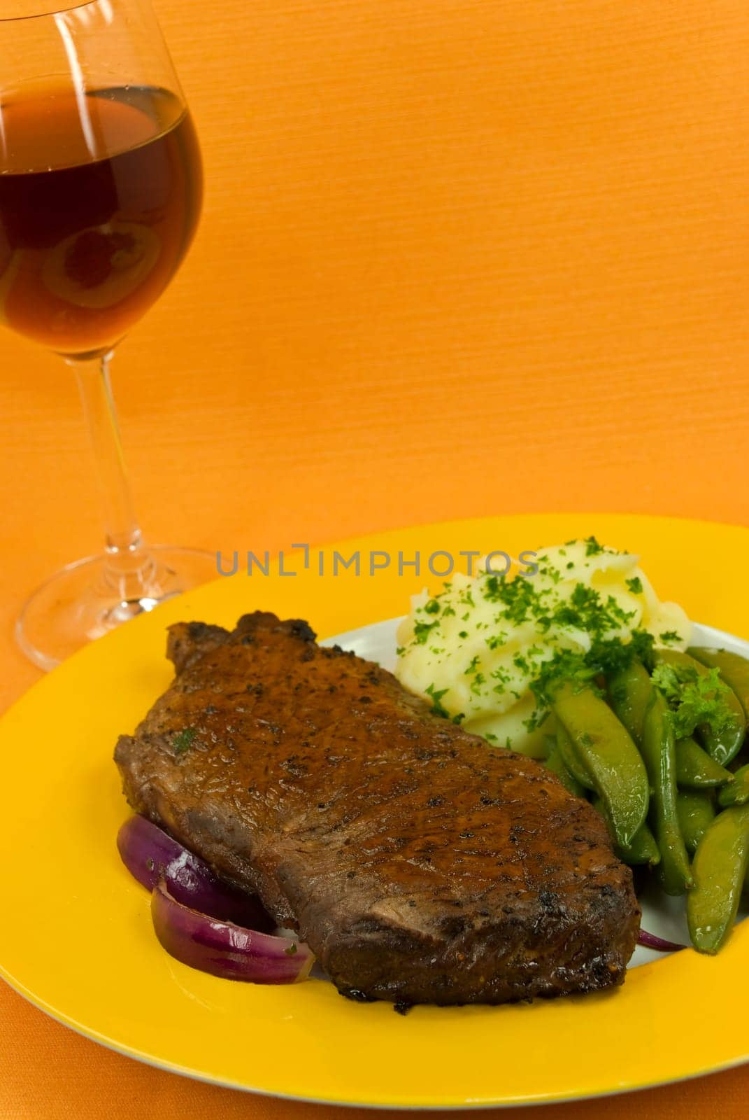 Roast beef steak with puree,green beans