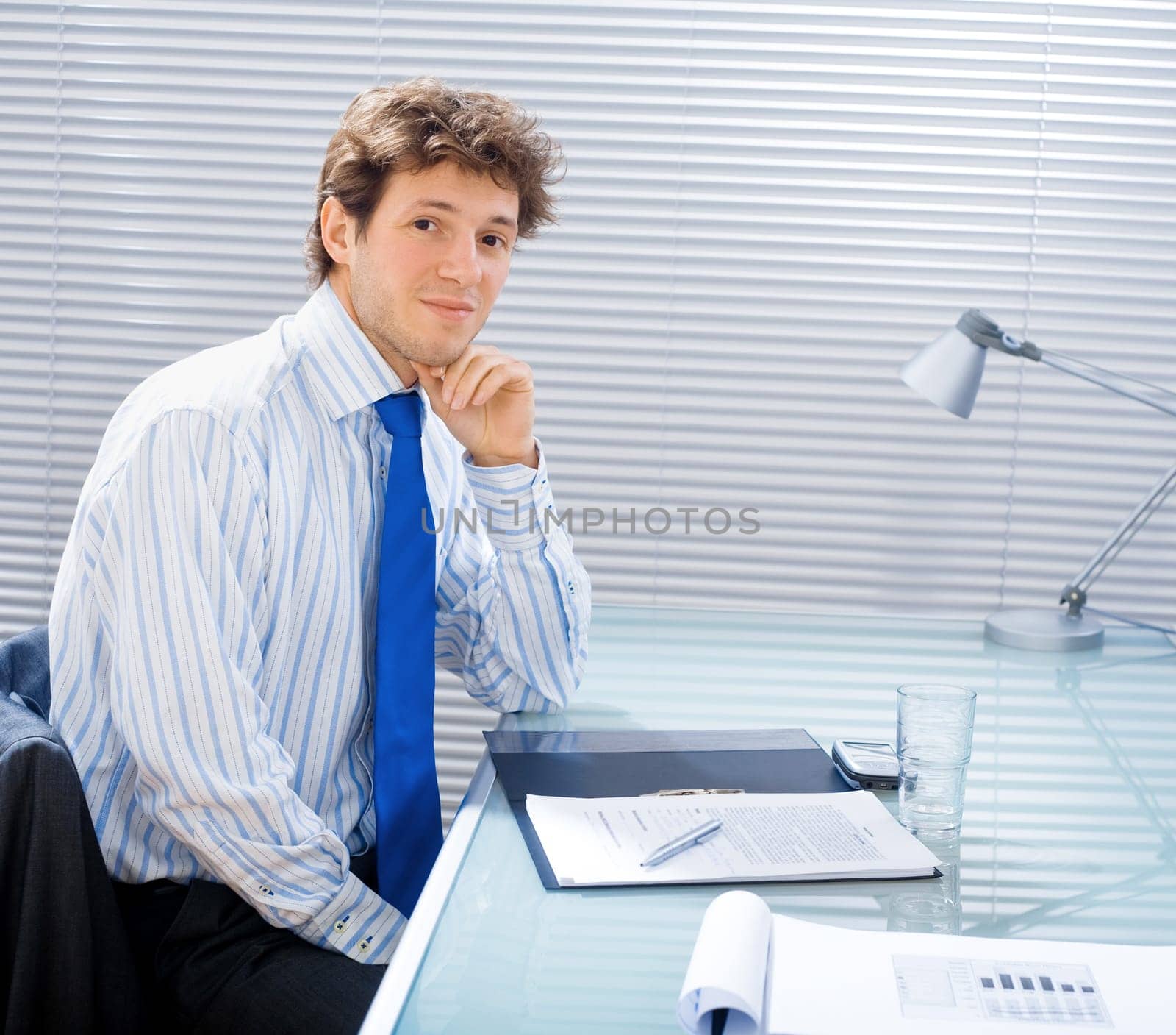 Advisor at office