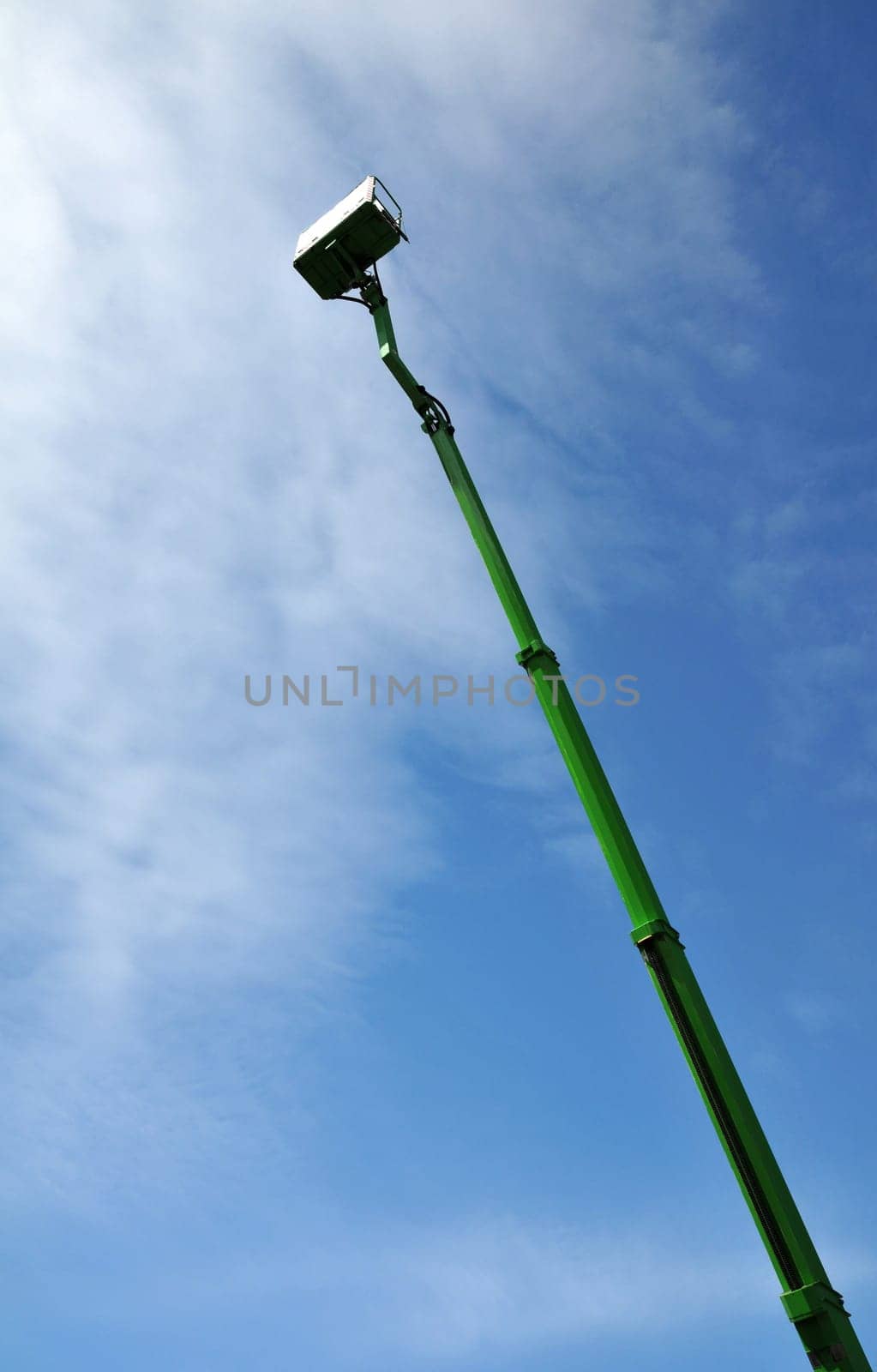 Lifting platform