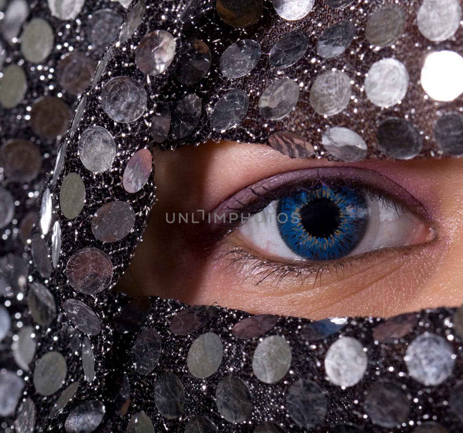 blue eyes oriental