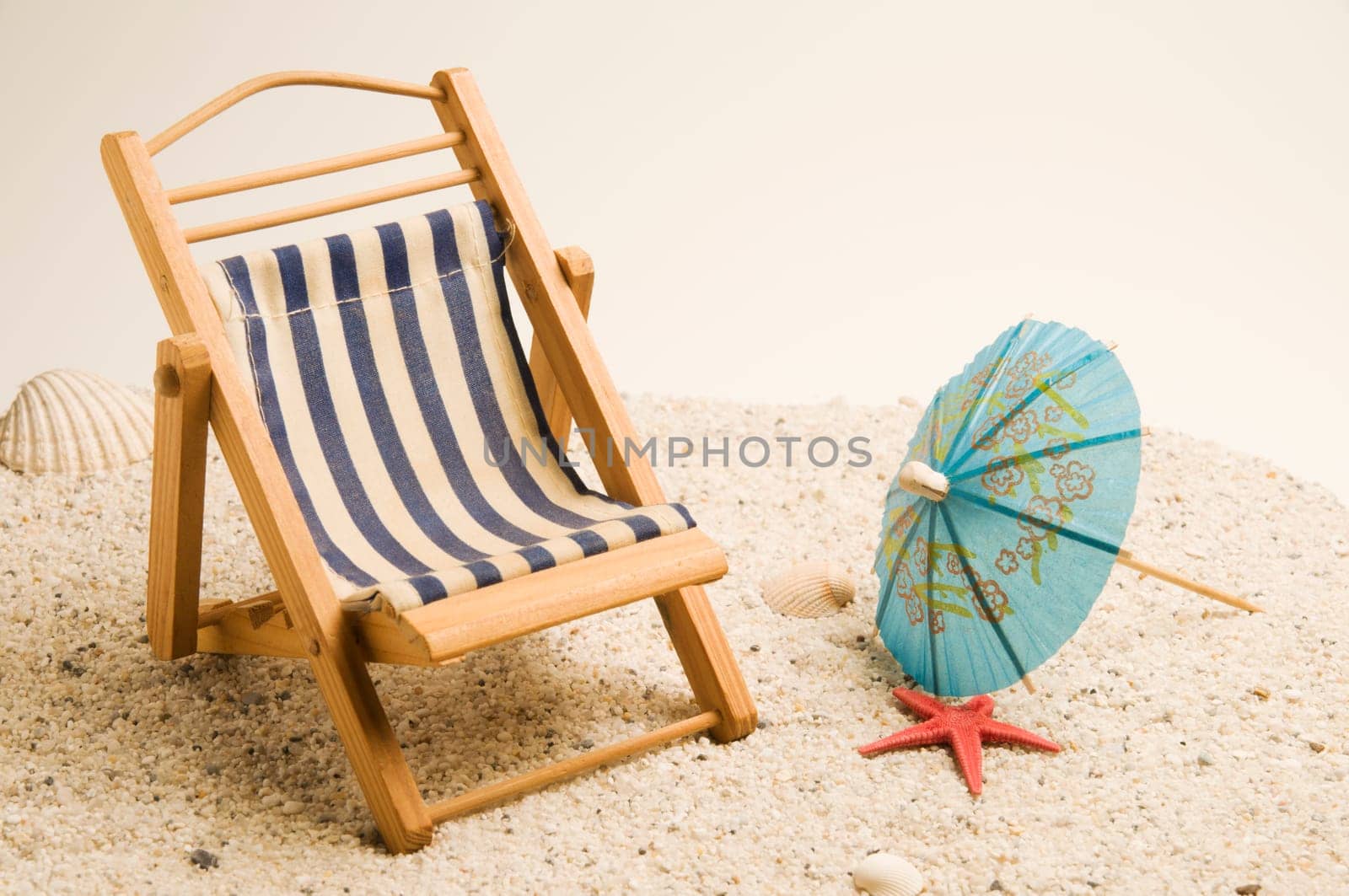 folding chair with umbrella