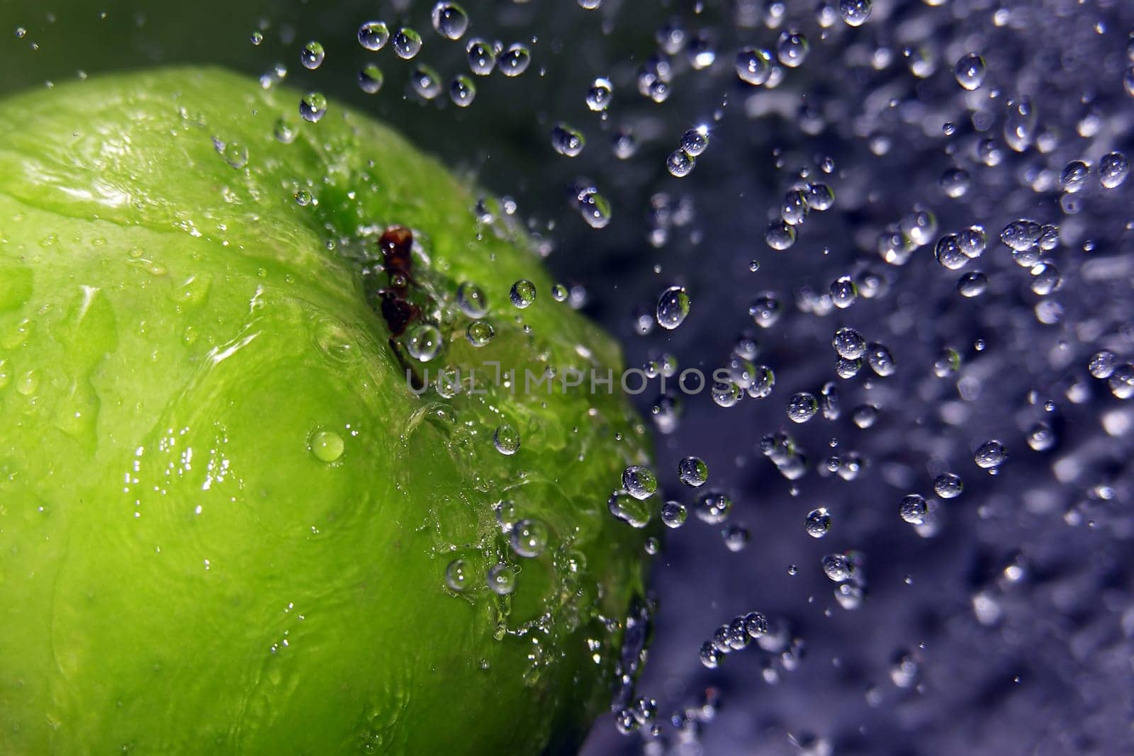 Refreshing apple