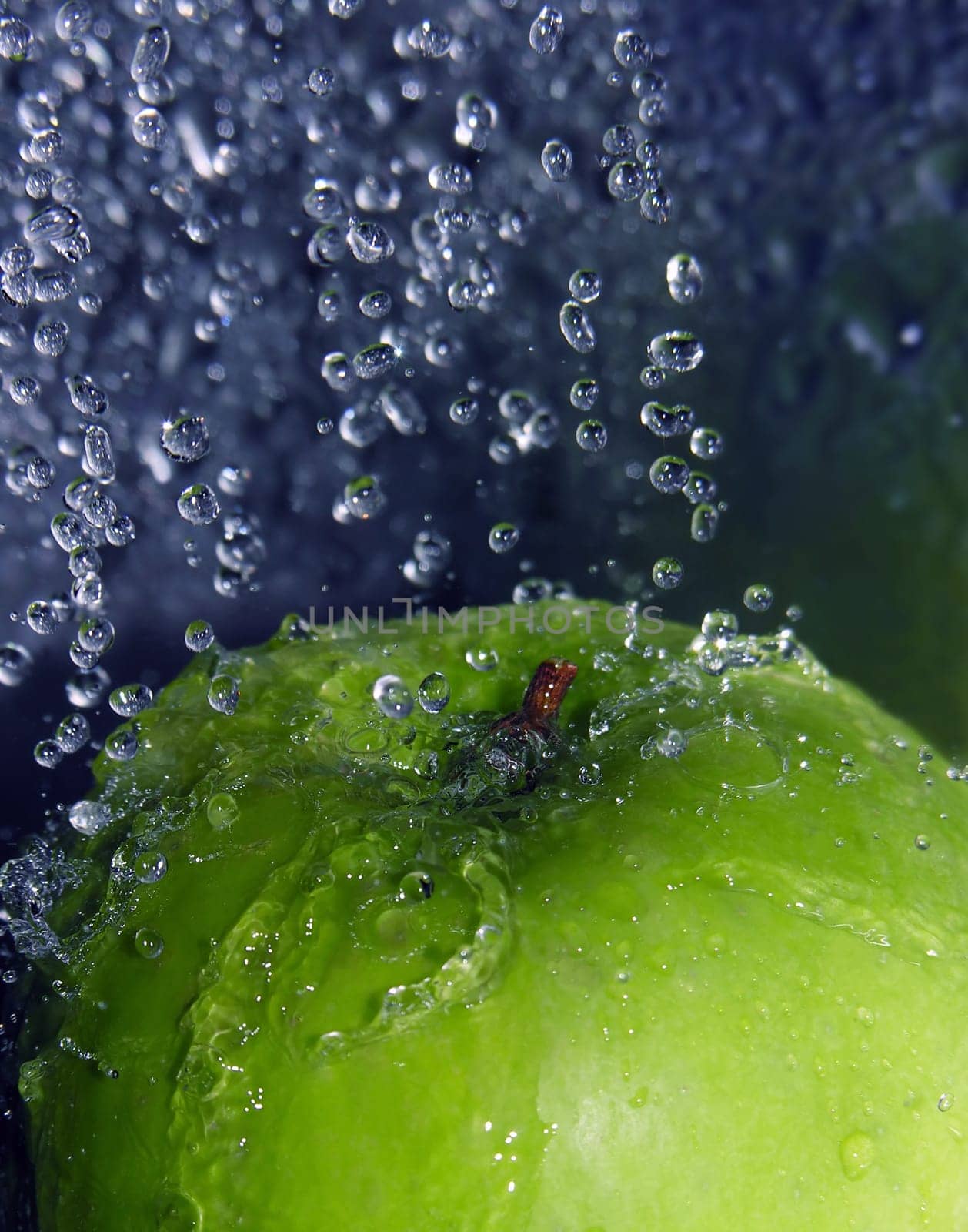 Refreshing apple