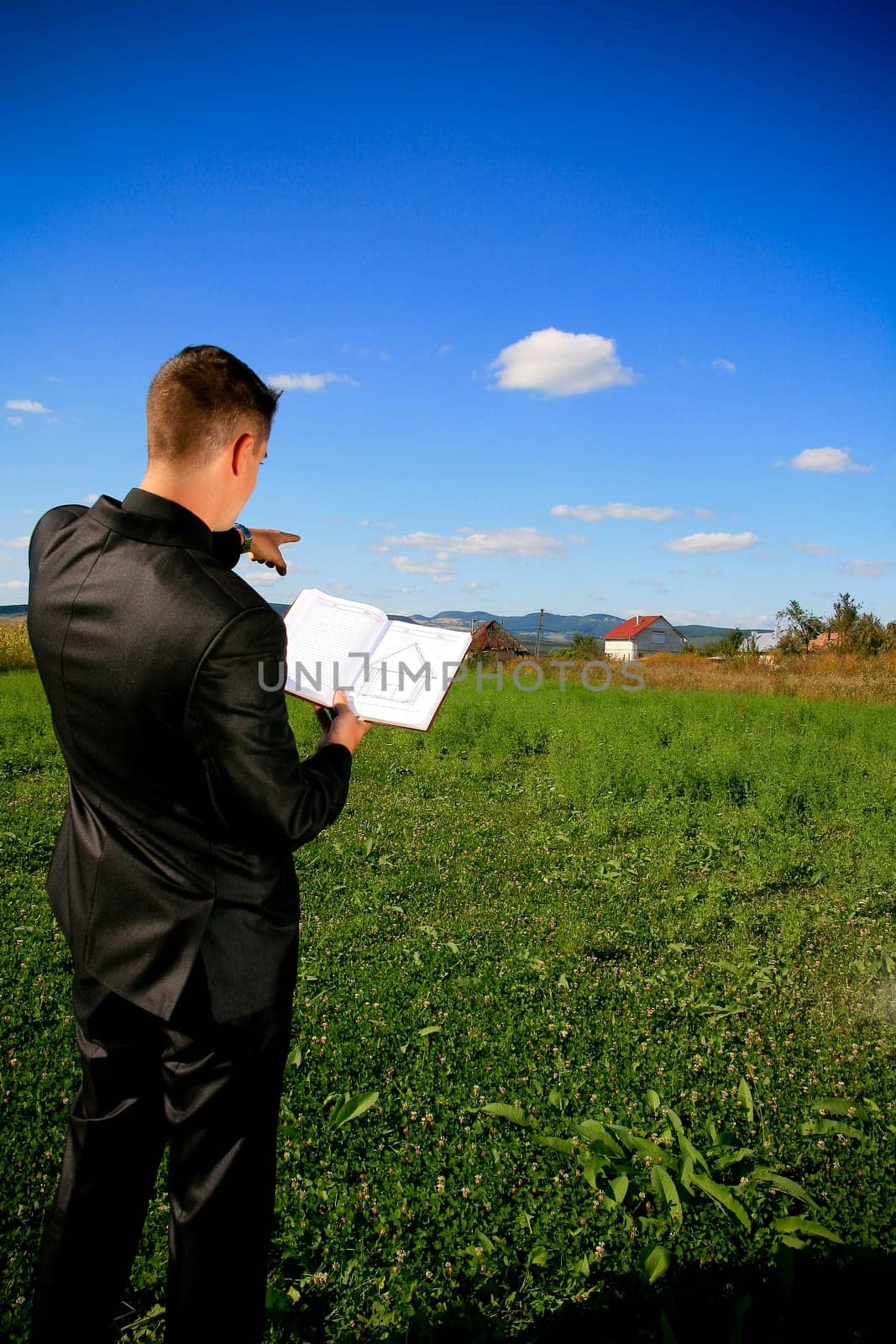 Locating the objective