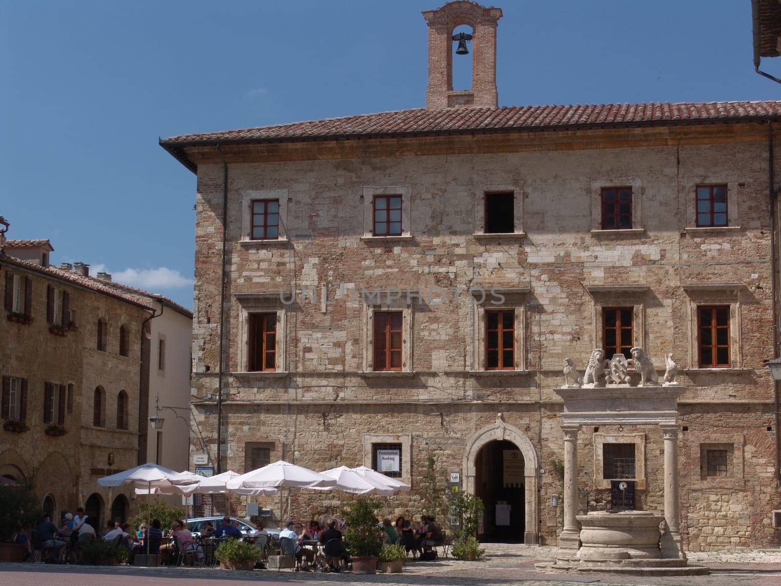 Outdoor café in Sirmione