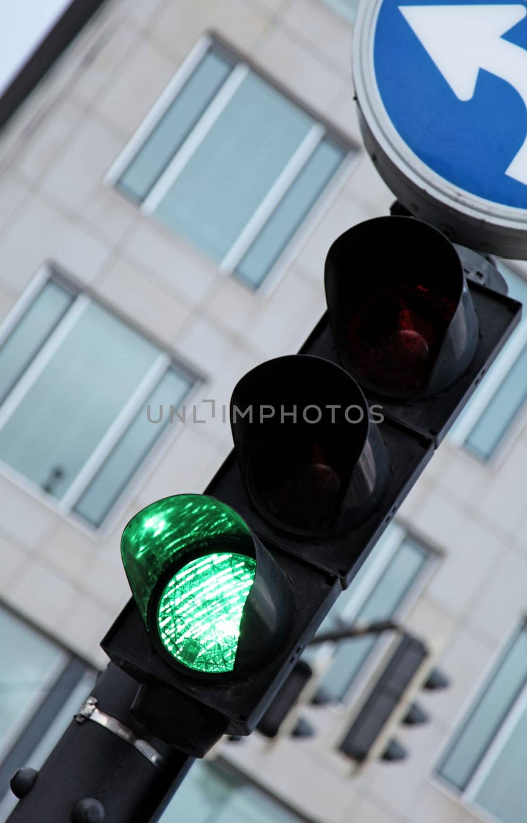 Traffic light is green