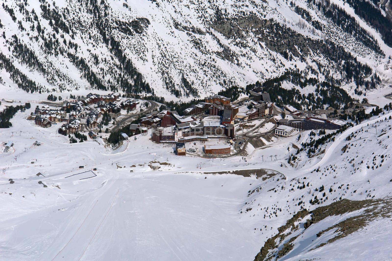 Ski resorts Les Arcs 2000 and 1950,France