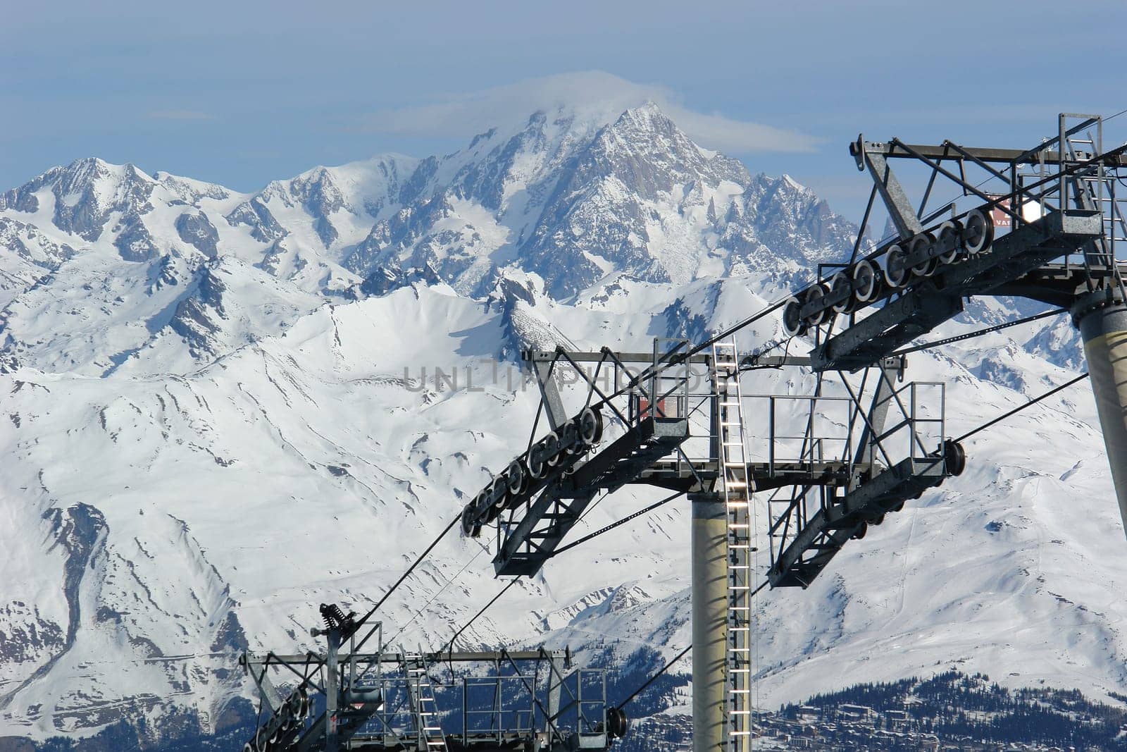 Gondola with Mont Blanc in the background