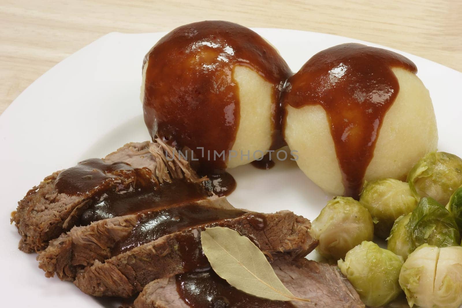 Roast beef with dumplings