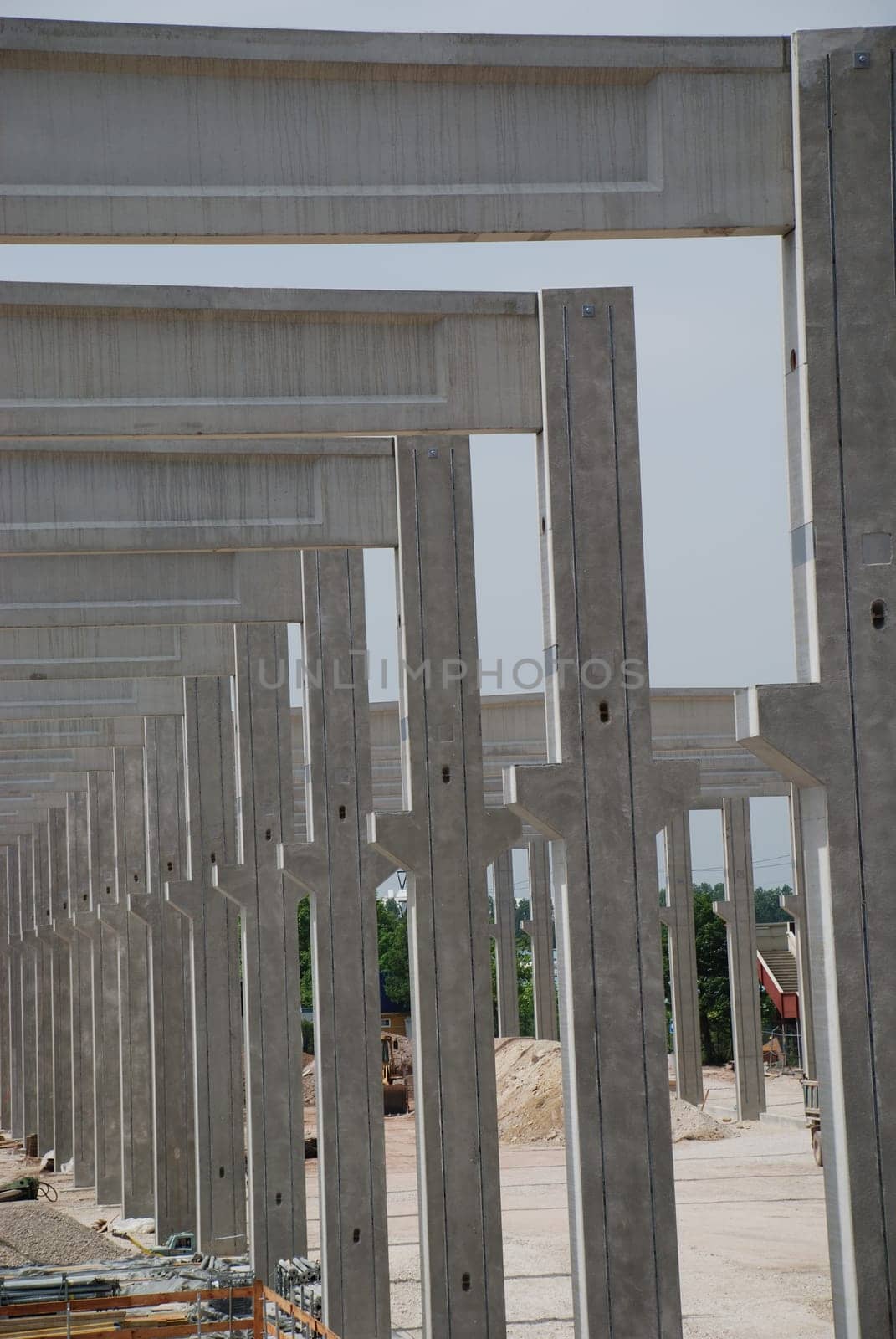 Corners and edges in construction