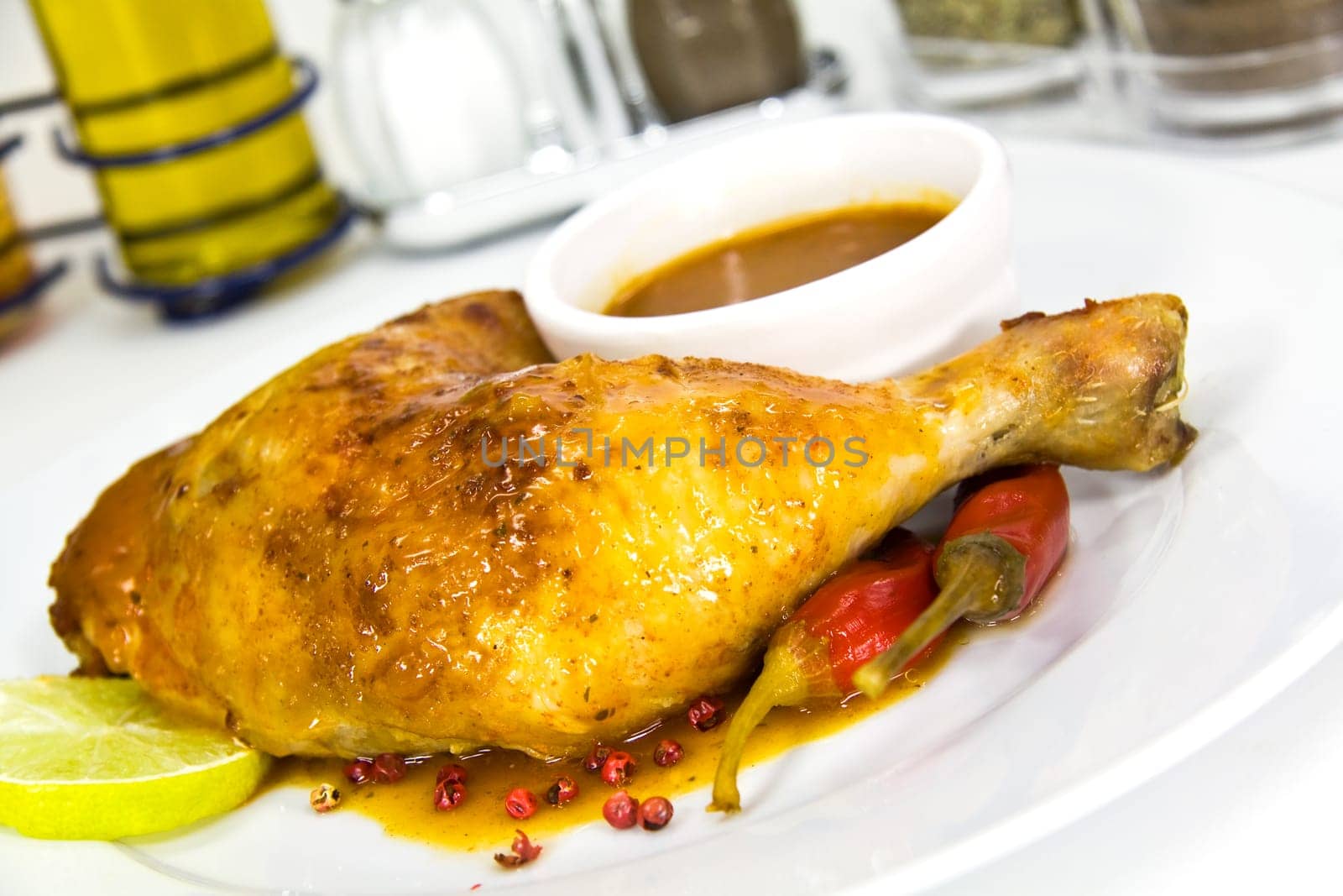Chicken leg with rocket salad and zw