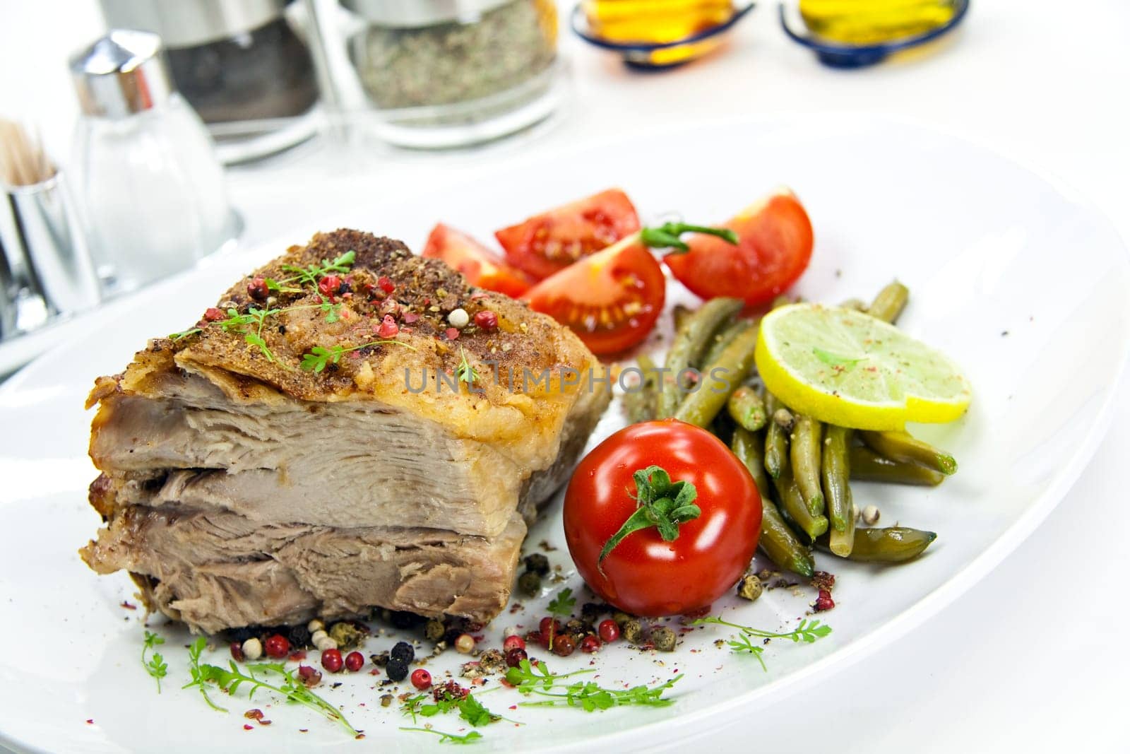 Roast pork with tomatoes,green beans