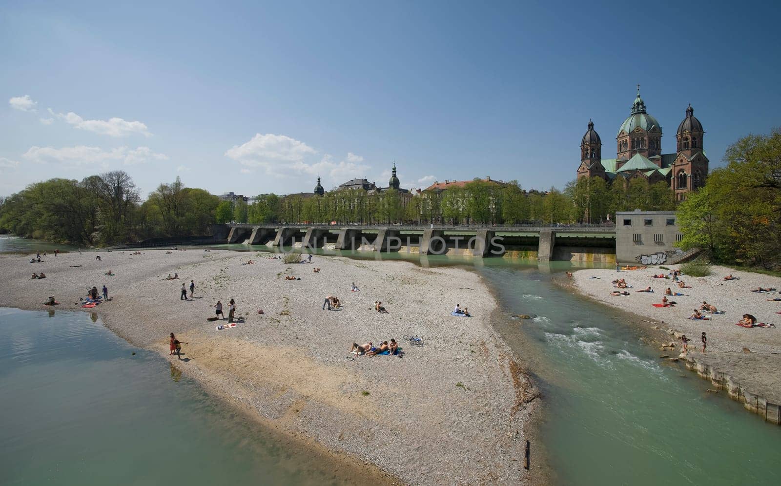 Spring on Munich's Isar