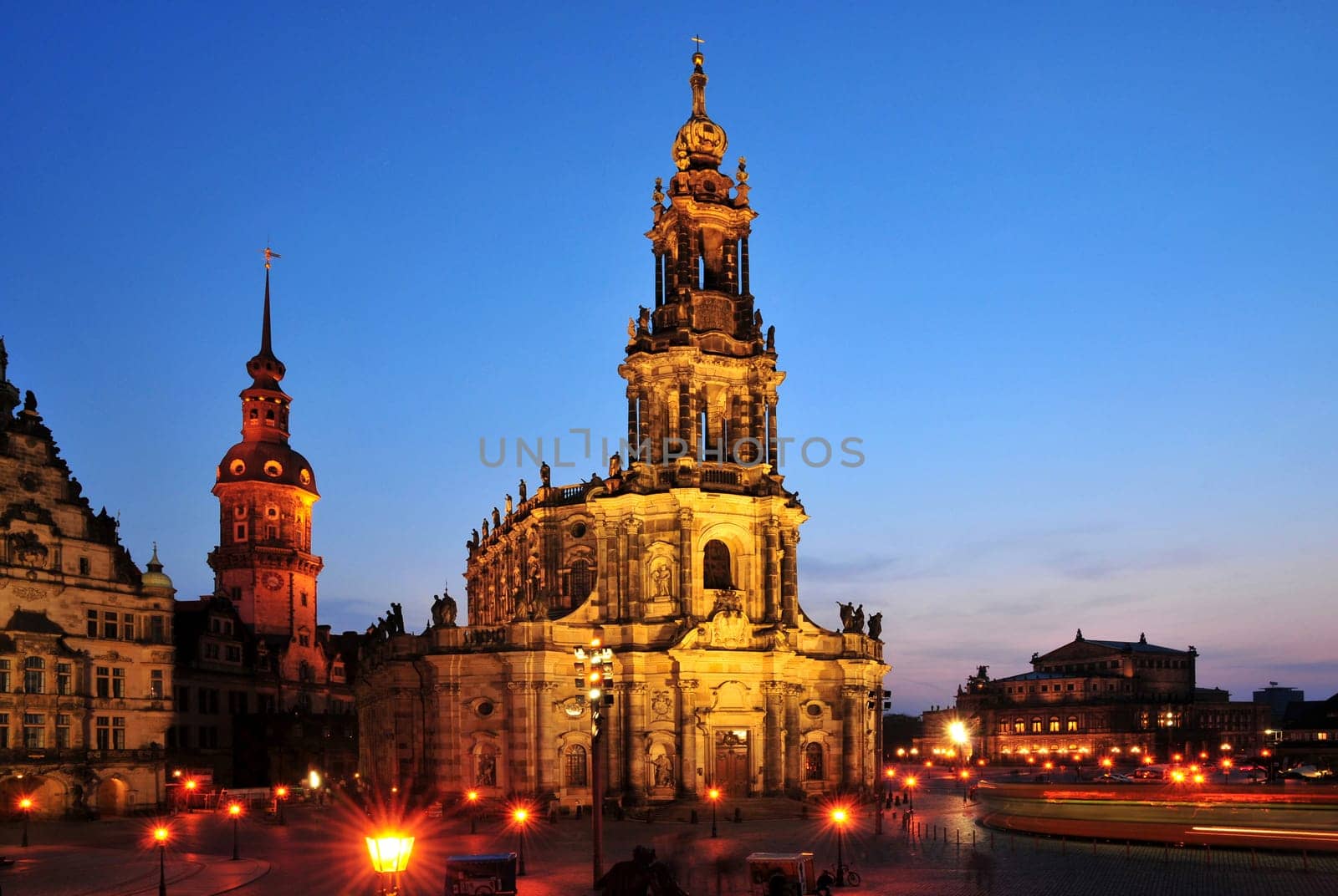The Hofkirche in Dresden. To the right is the Semperoper,to the left the castle tower.