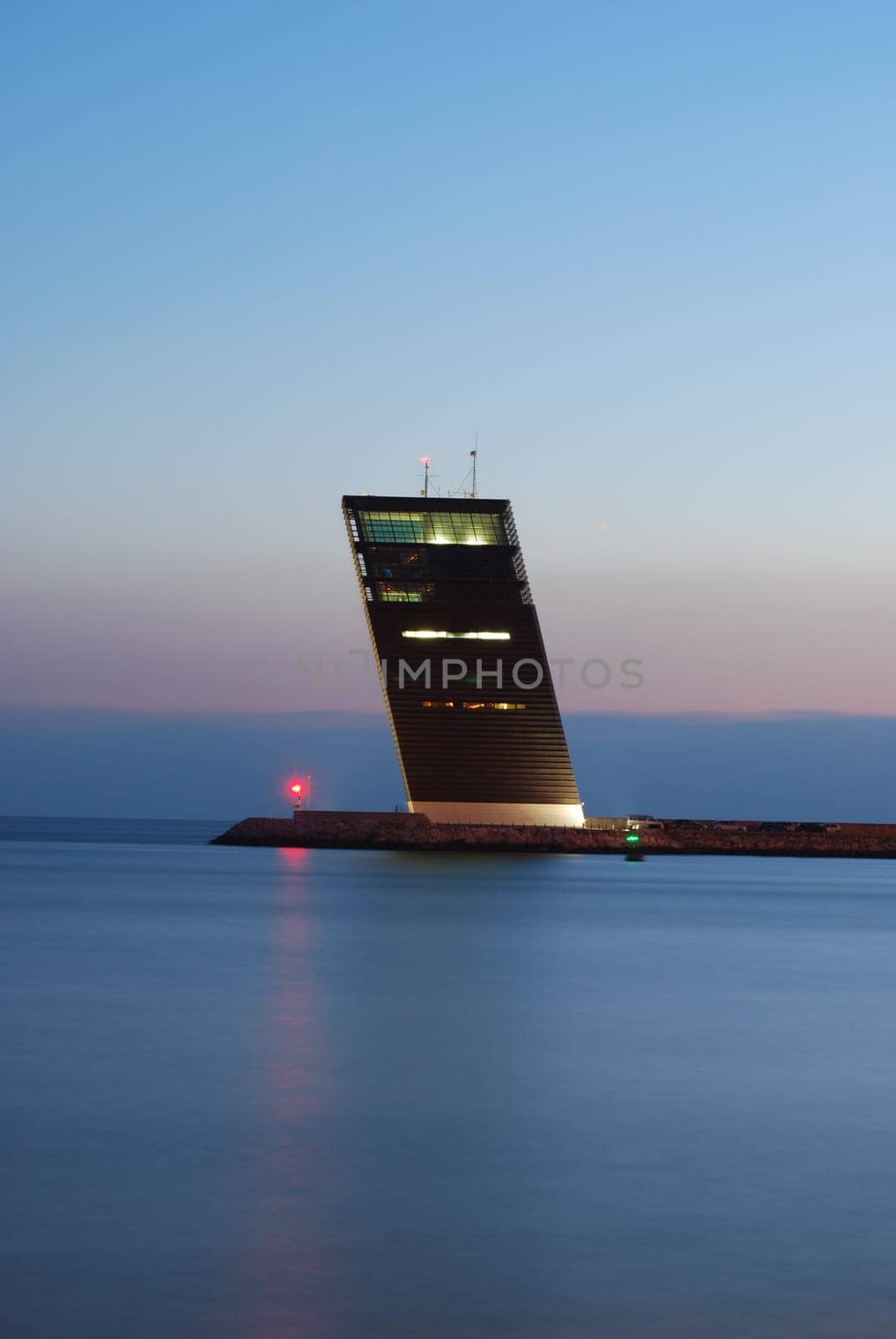 Port of Lisbon, Control Tower at river