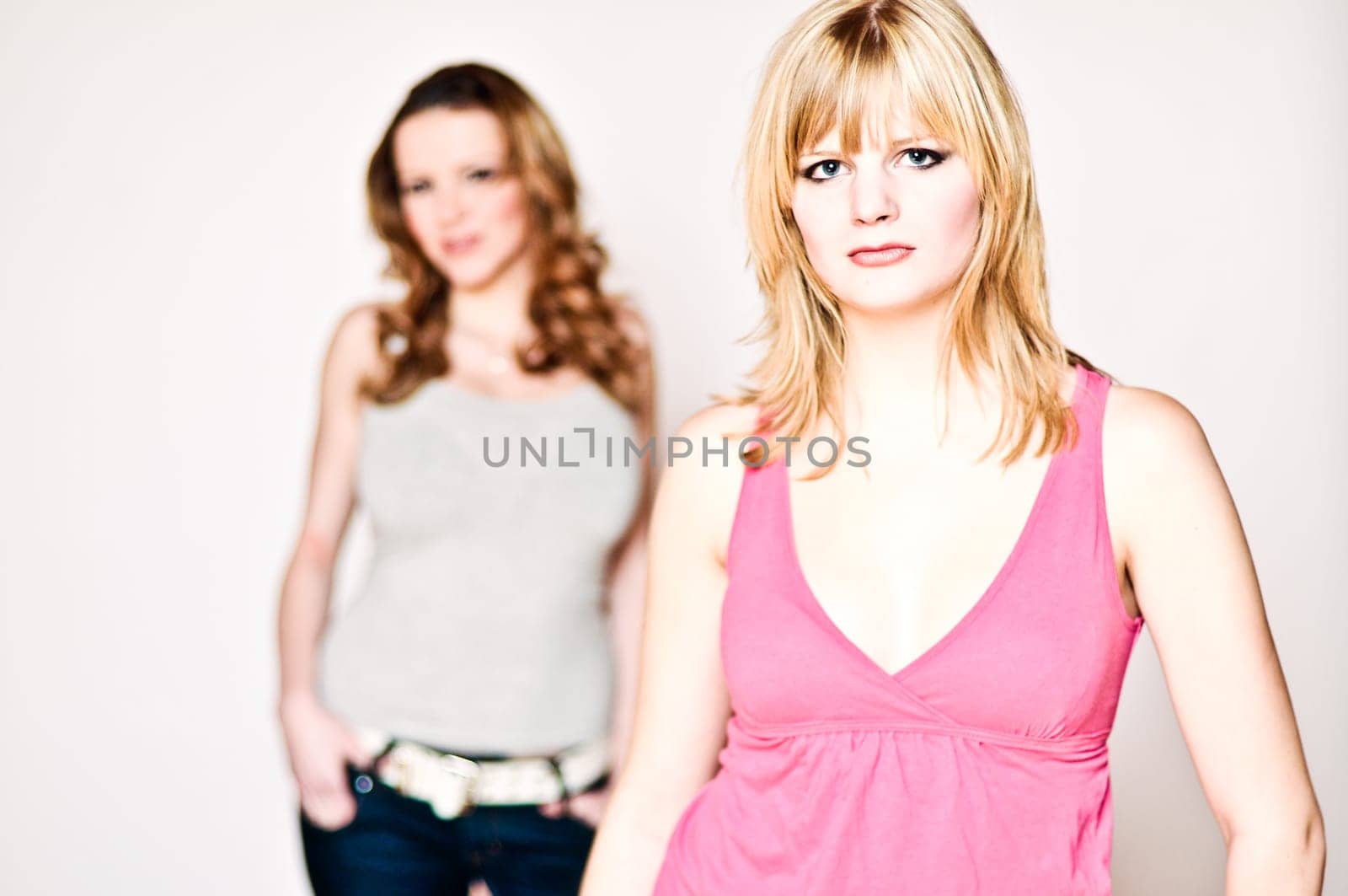 grilfriends in portrait