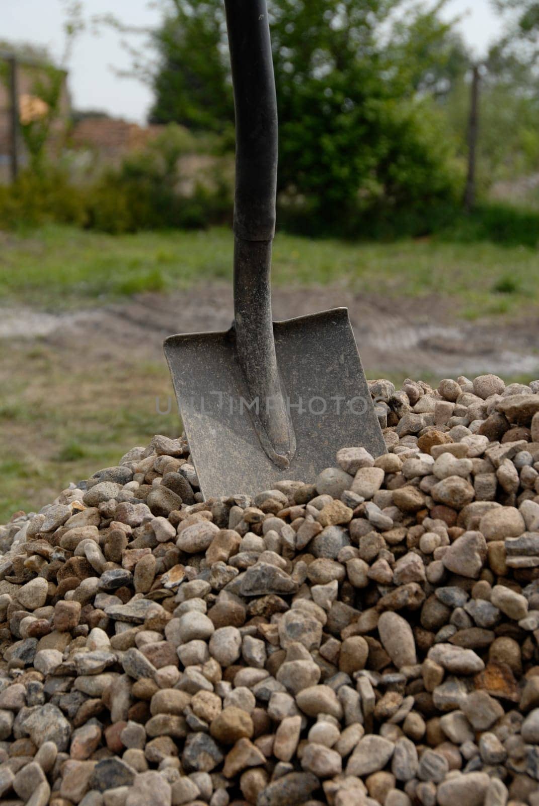 Spten with gravel