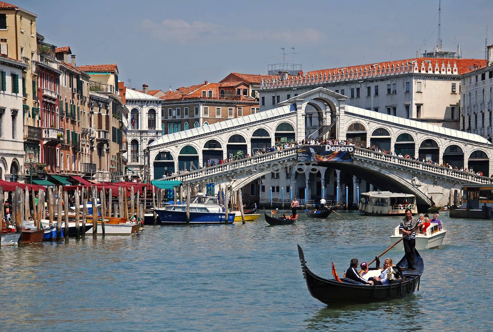 Rialto Bridge Canal de Grande in Venice