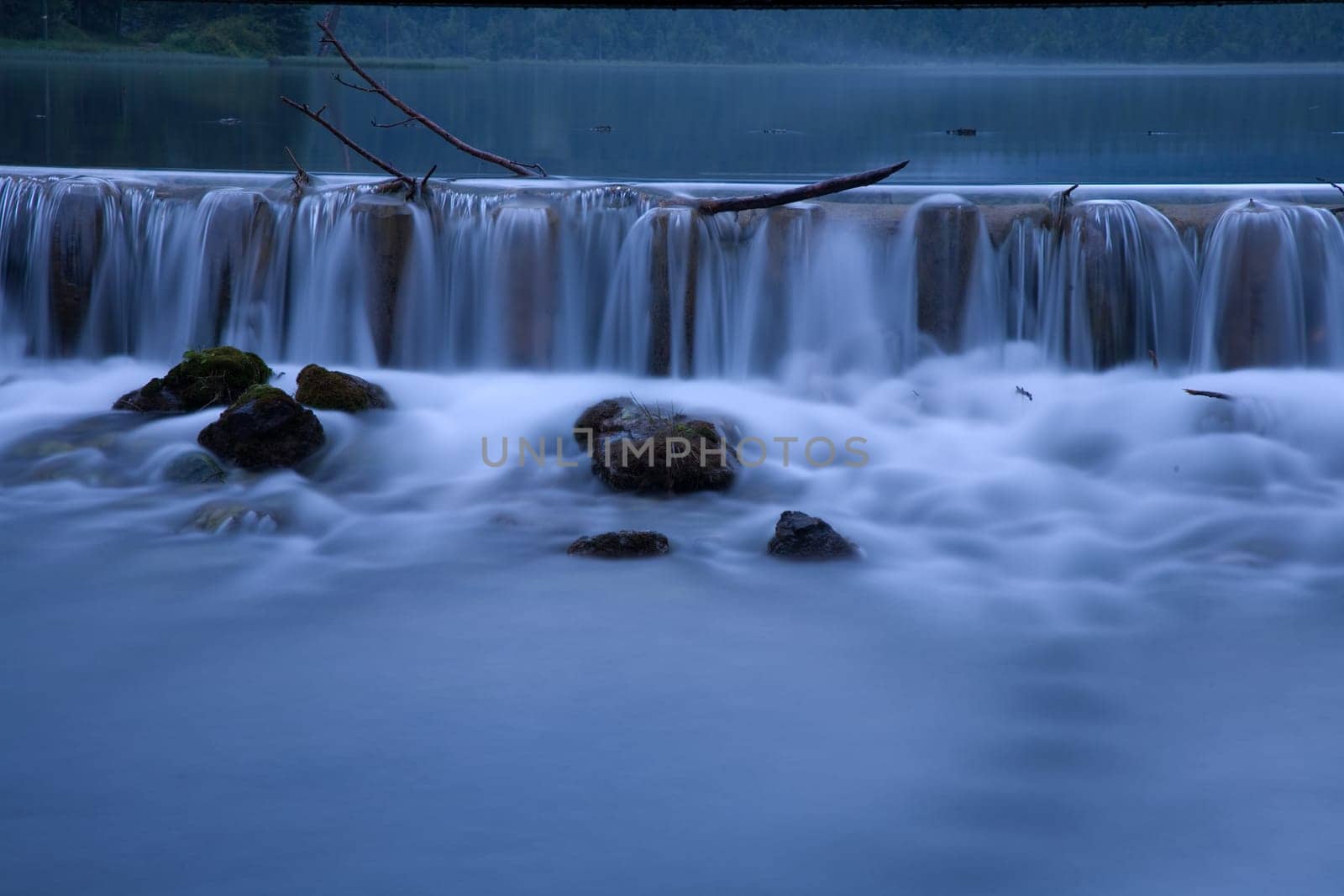 Water cascade