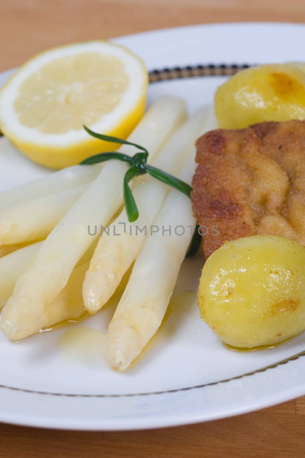 Asparagus and lemon