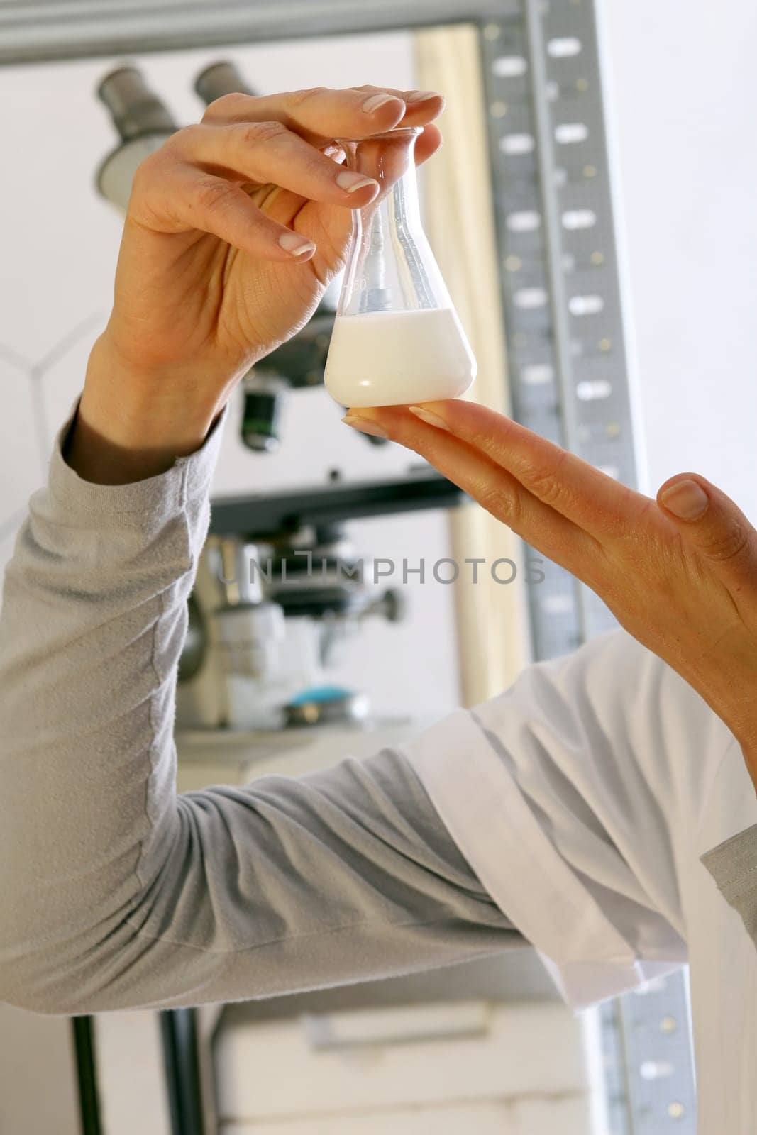 flask white white chemical