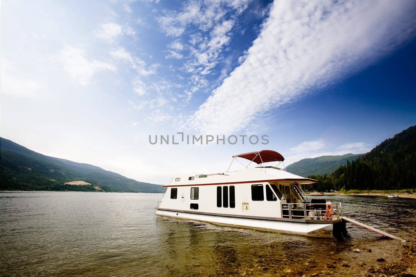 Luxury House Boat