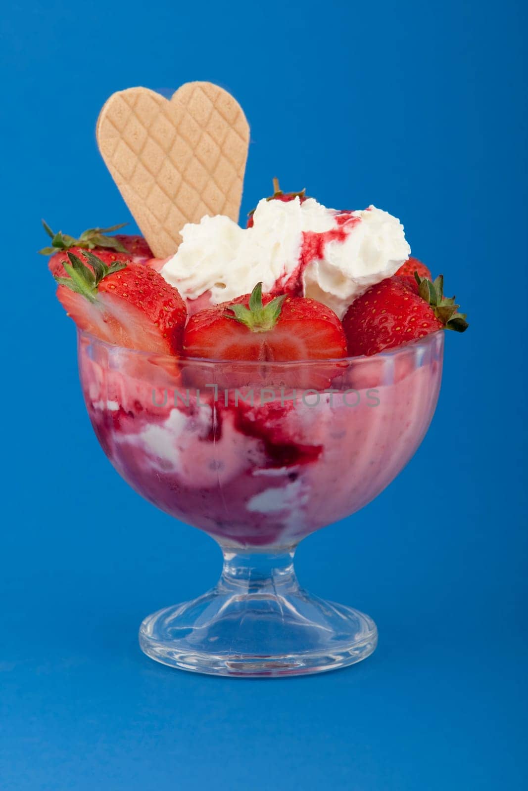 Ice cream with strawberries