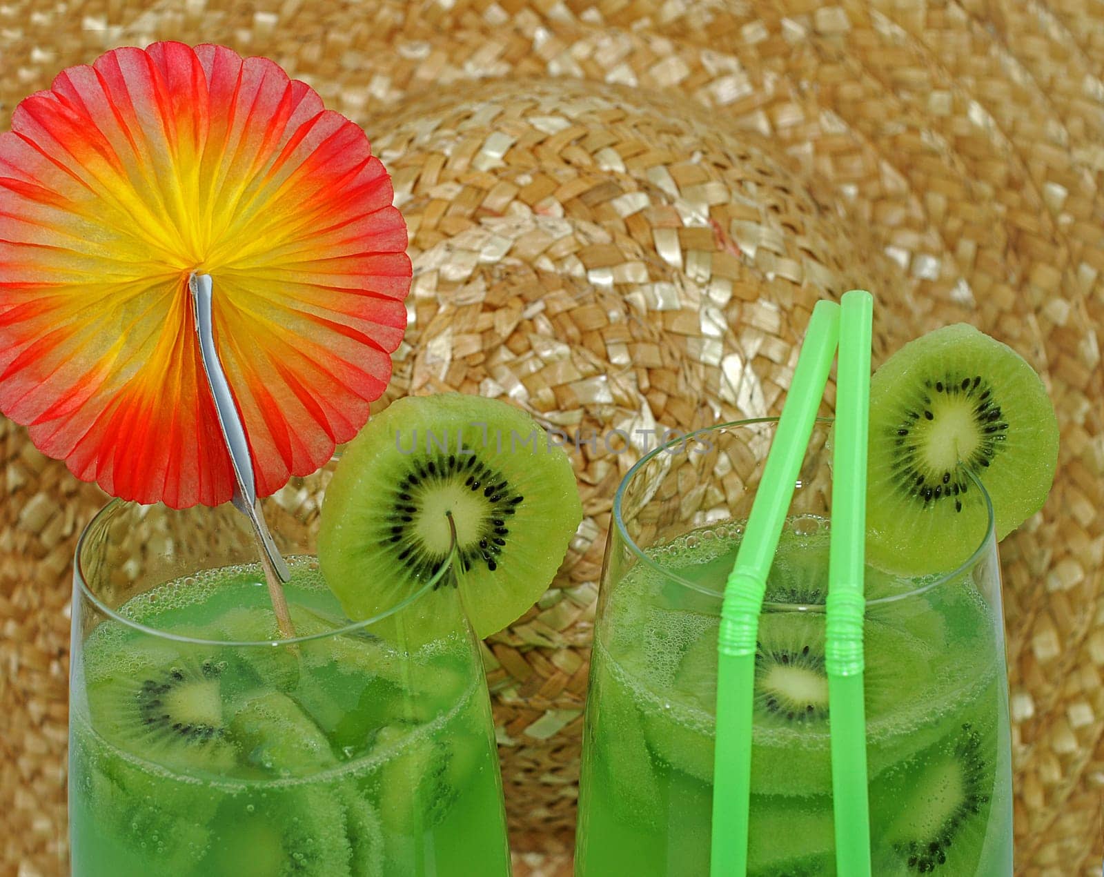 Kiwi cocktail