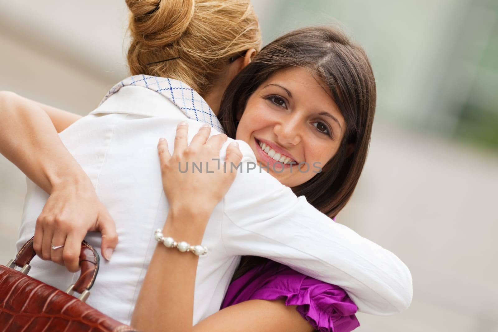 businesswomen drinking coffee